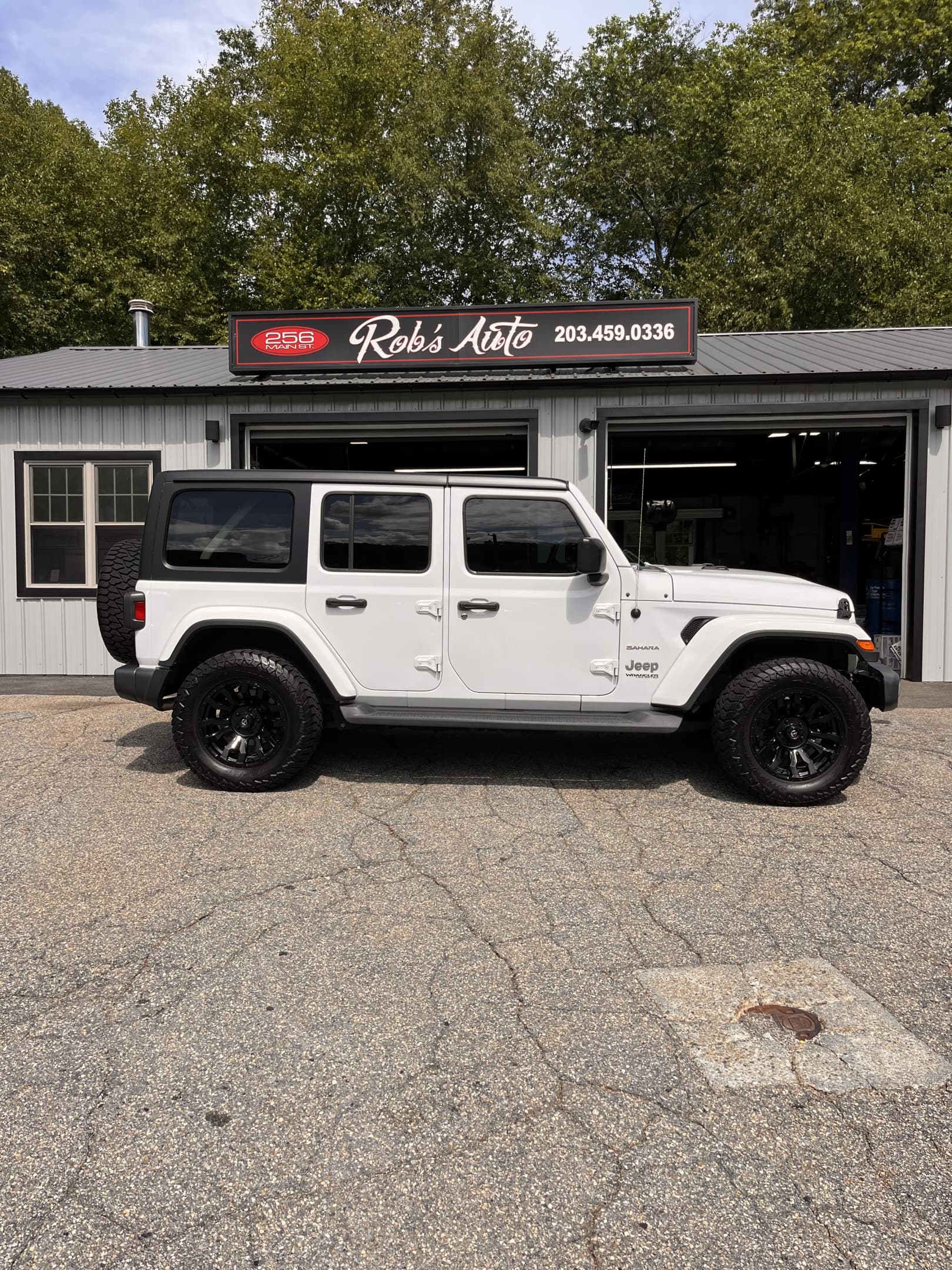 NEW ARRIVAL!! 2021 JEEP WRANGLER UNLIMITED SAHARA!! One owner!! ONLY 47,700 miles!! All the right options!! Navigation, back up camera, remote start, heated seats, heated steering wheel, Alpine premium sound and much more!! Also comes with a soft top!! Won’t last at $33,900!!