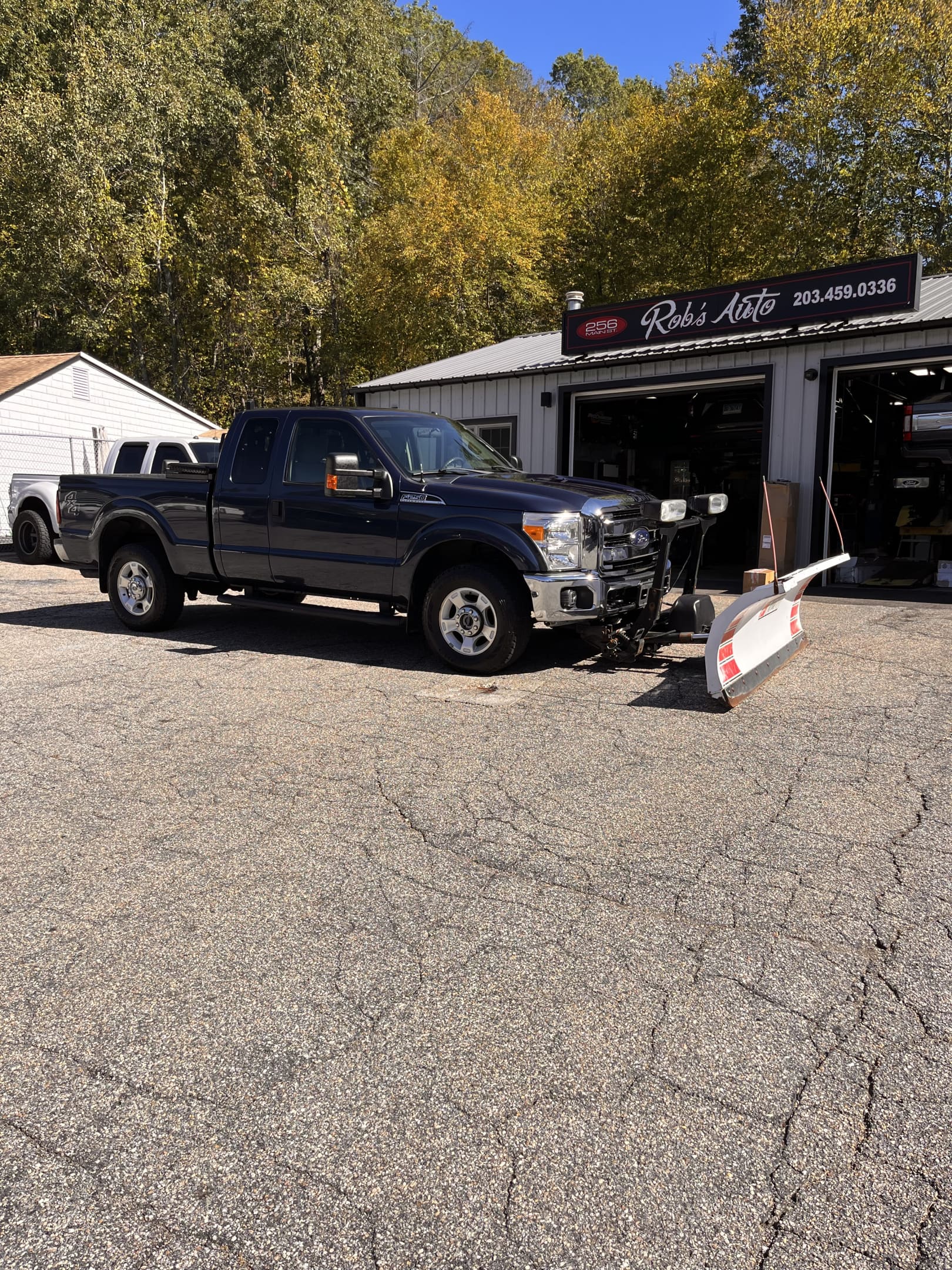 NEW ARRIVAL!! 2016 FORD F-250 XLT!! Runs great! Ready to make money! Only 135,800 miles! Plow included in sale and works great!! Won’t last at ONLY $19,900!!!