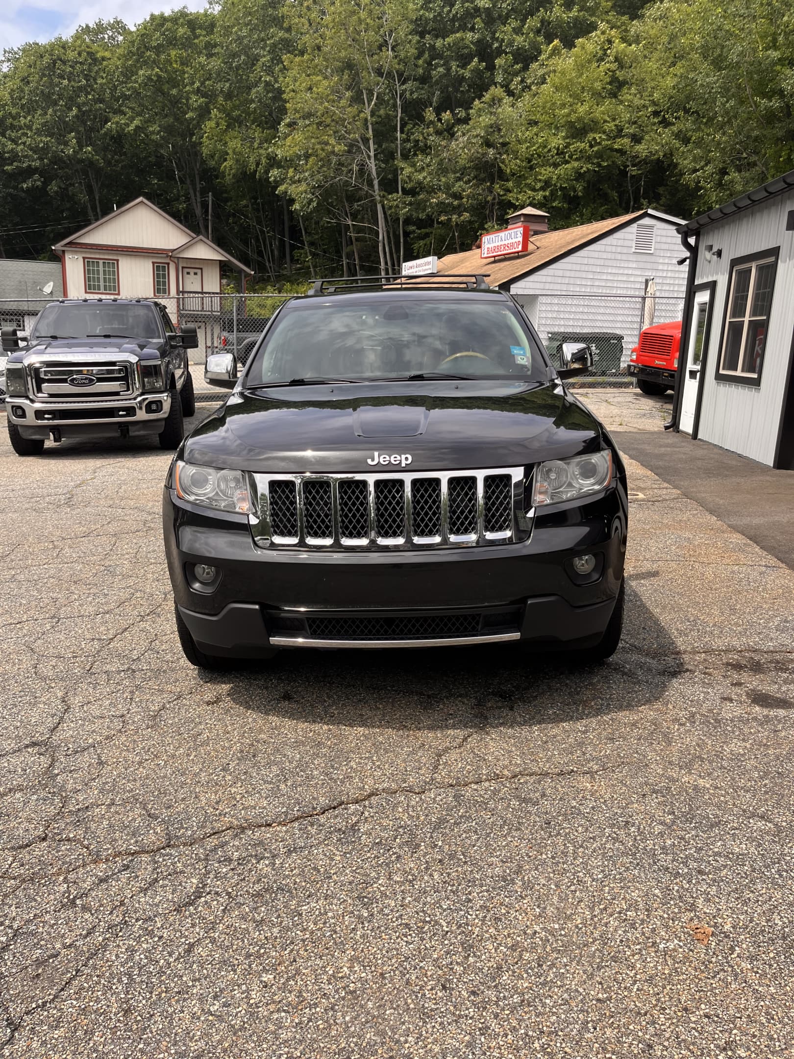 NEW ARRIVAL!! 2013 JEEP GRAND CHEROKEE OVERLAND!!! Clean carfax!!! Loaded with navigation, heated and cooled front seats, heated steering wheel, heated rear seats, pano roof, remote start and much much more!! Extensive maintenance records!! 108k miles!! Runs and drives like new!! Won’t last at only $10,900!!