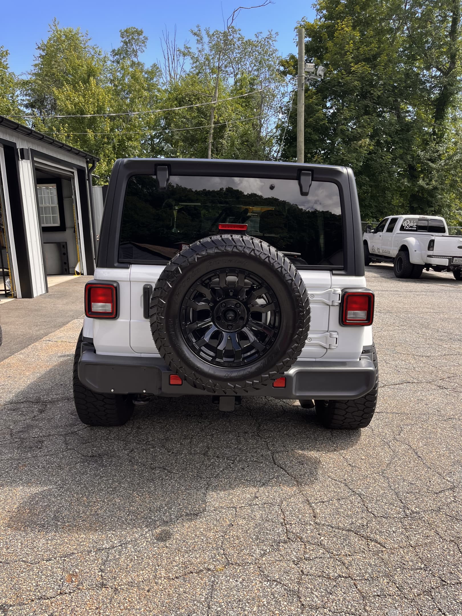 NEW ARRIVAL!! 2021 JEEP WRANGLER UNLIMITED SAHARA!! One owner!! ONLY 47,700 miles!! All the right options!! Navigation, back up camera, remote start, heated seats, heated steering wheel, Alpine premium sound and much more!! Also comes with a soft top!! Won’t last at $33,900!!
