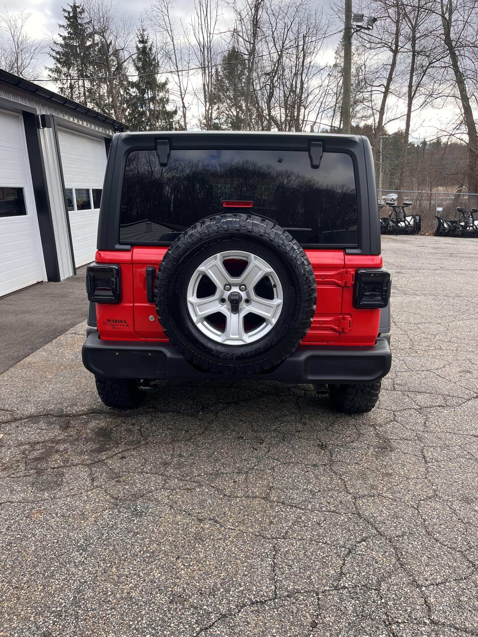 NEW ARRIVAL!! 2018 Jeep Wrangler unlimited Sport S!! ONLY 39k miles! Heated seats, heated steering wheel, remote start, Bluetooth and much much more!! Runs and drives like new! Won’t last at ONLY $26,900!!