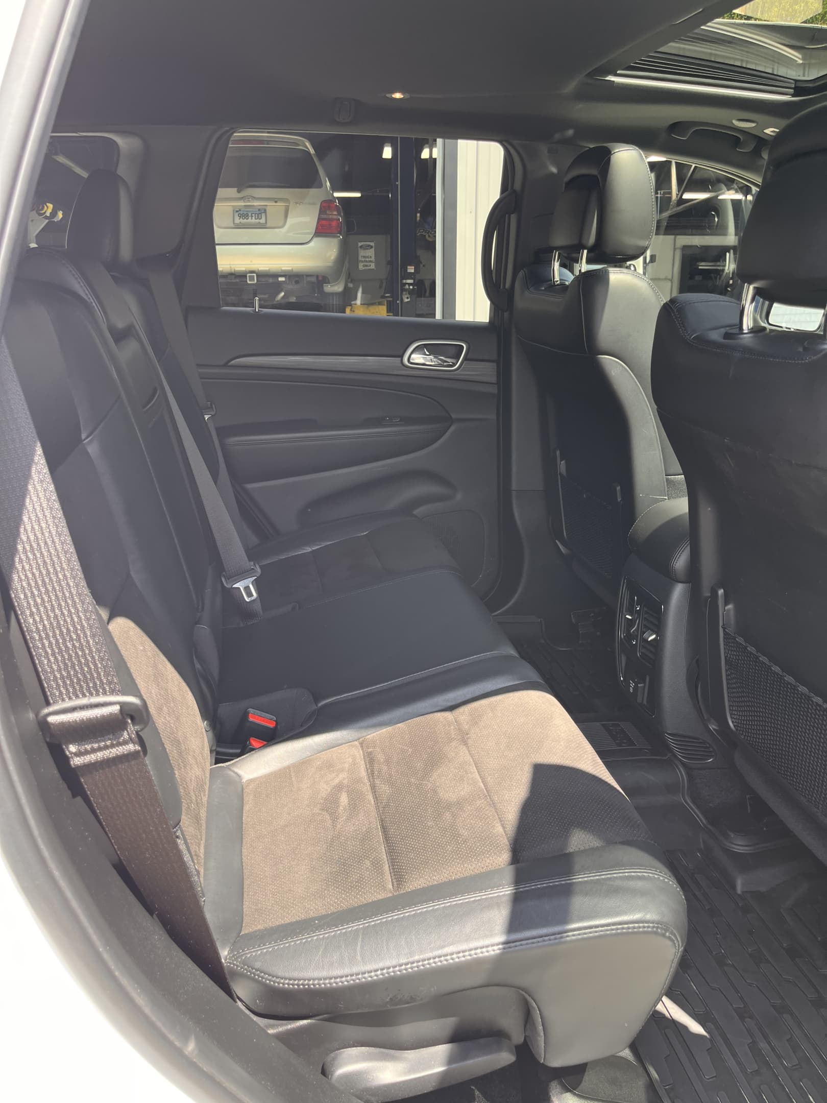 NEW ARRIVAL!!! 2019 JEEP GRAND CHEROKEE ALTITUDE!!! One owner clean carfax!! Only 72k miles!! Loaded with navigation, moonroof, heated seats, heated steering wheel, remote start, backup camera and much more!! Won’t last at ONLY $22,900!!!