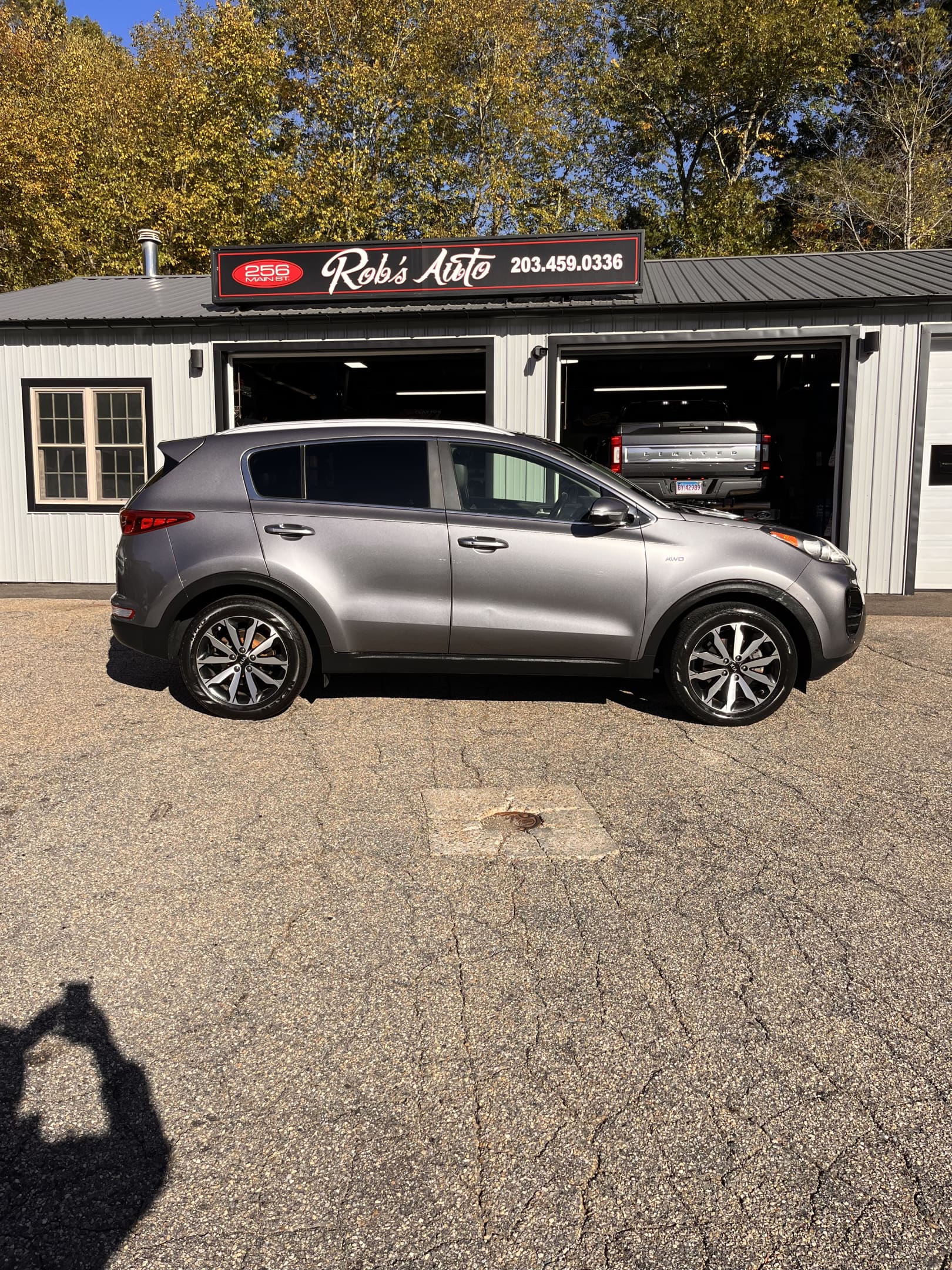 NEW ARRIVAL!! 2017 KIA SPORTAGE EX!!! AWD! Clean carfax!! ONLY 68,500 miles!!! Loaded with Technology package and premium package!! Heated and cooled leather seats, heated steering wheel, navigation, blind spot warning, pano roof, lane change assist, rear cross traffic alert and much much more!! Won’t last at ONLY $14,900!!!
