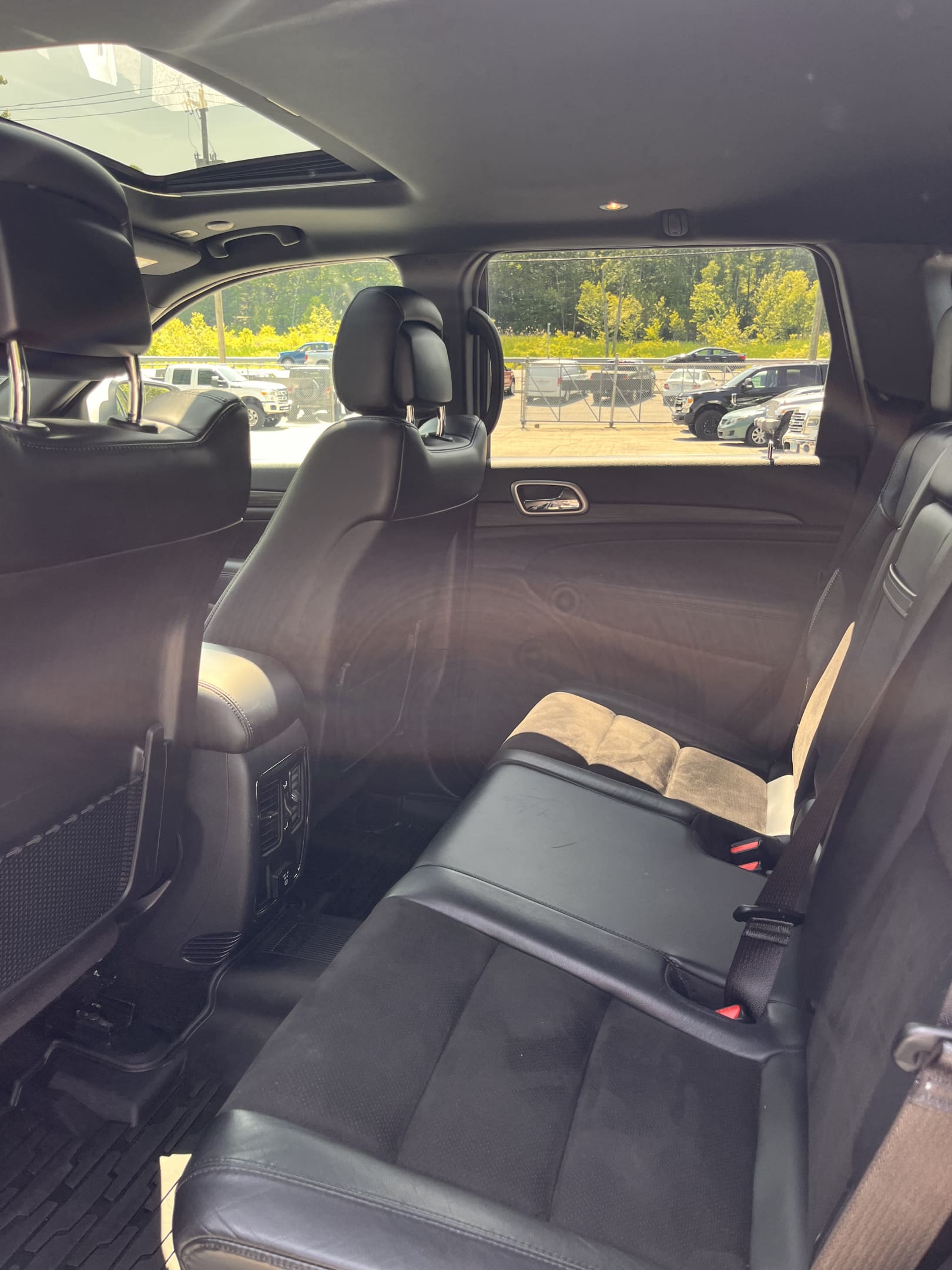 NEW ARRIVAL!!! 2019 JEEP GRAND CHEROKEE ALTITUDE!!! One owner clean carfax!! Only 72k miles!! Loaded with navigation, moonroof, heated seats, heated steering wheel, remote start, backup camera and much more!! Won’t last at ONLY $22,900!!!