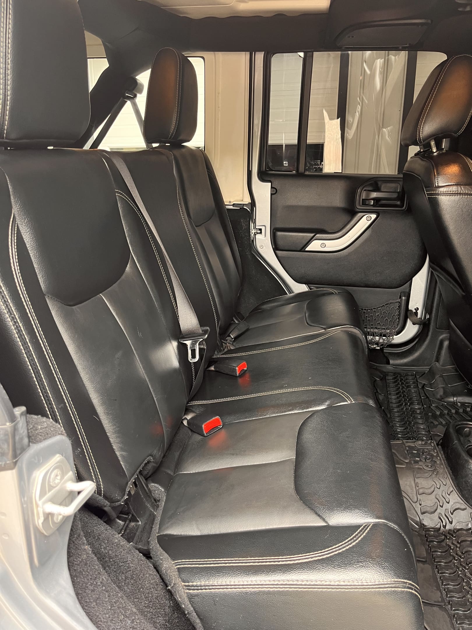 2016 JEEP WRANGLER UNLIMITED SAHARA!! Runs and drives great!! Heated leather seats! Backup camera! Remote start and much more! Only 100,400 miles! Recent wheels, tires and lift!! Won’t last at ONLY $19,900!!