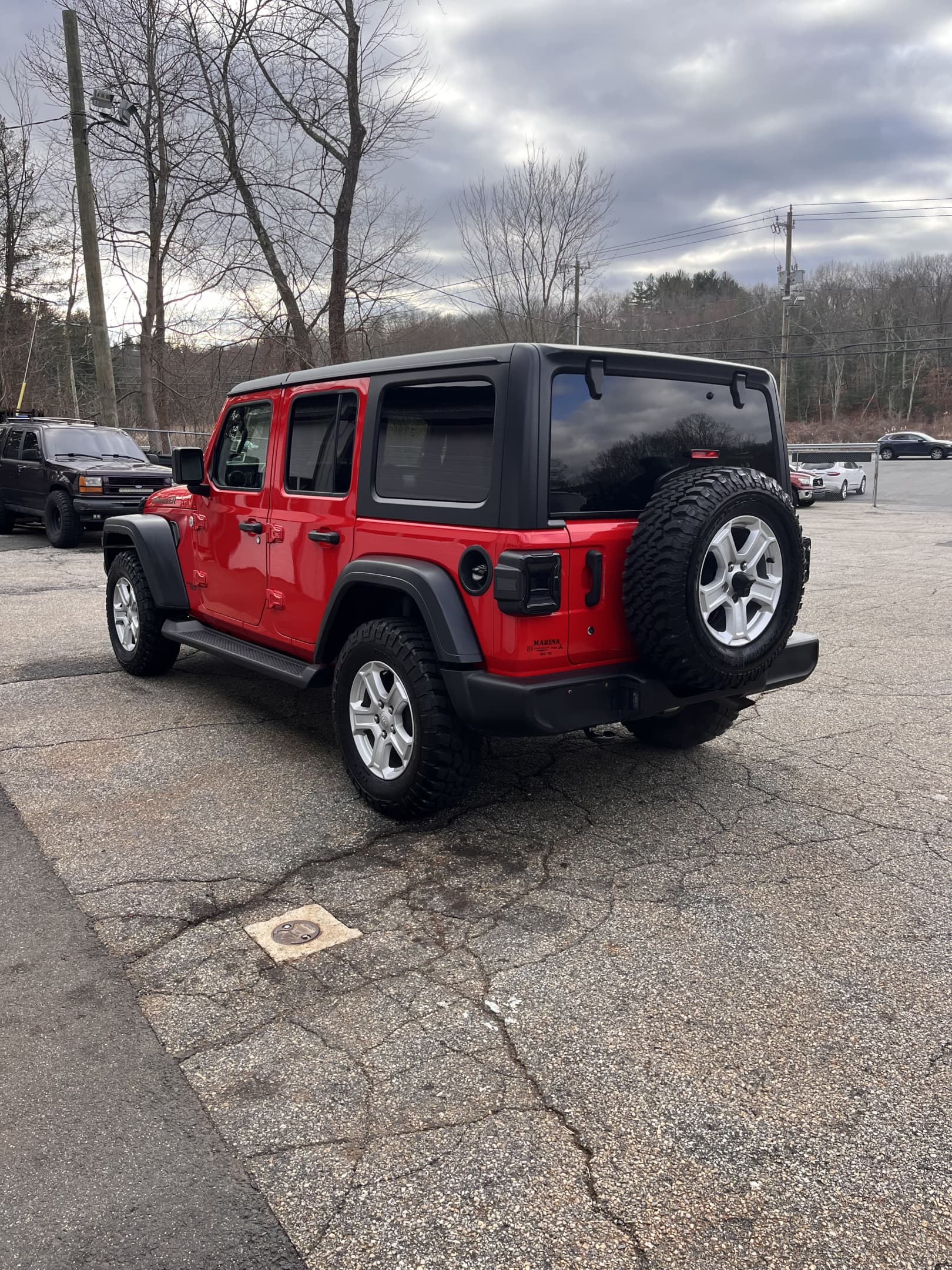 NEW ARRIVAL!! 2018 Jeep Wrangler unlimited Sport S!! ONLY 39k miles! Heated seats, heated steering wheel, remote start, Bluetooth and much much more!! Runs and drives like new! Won’t last at ONLY $26,900!!