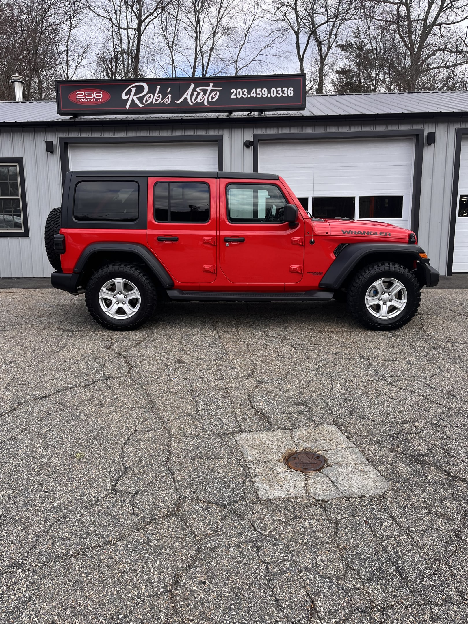 NEW ARRIVAL!! 2018 Jeep Wrangler unlimited Sport S!! ONLY 39k miles! Heated seats, heated steering wheel, remote start, Bluetooth and much much more!! Runs and drives like new! Won’t last at ONLY $26,900!!