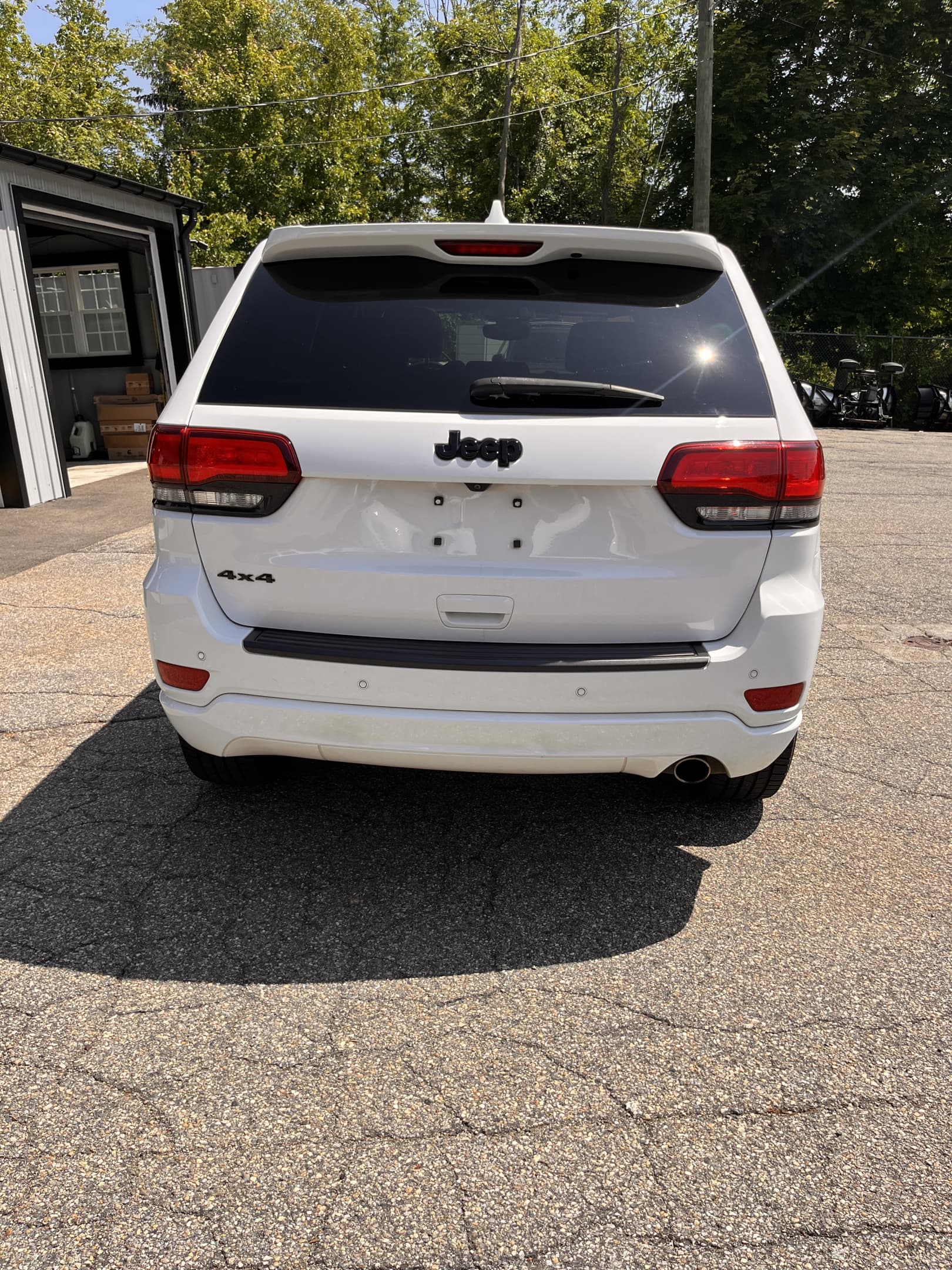 NEW ARRIVAL!!! 2019 JEEP GRAND CHEROKEE ALTITUDE!!! One owner clean carfax!! Only 72k miles!! Loaded with navigation, moonroof, heated seats, heated steering wheel, remote start, backup camera and much more!! Won’t last at ONLY $22,900!!!
