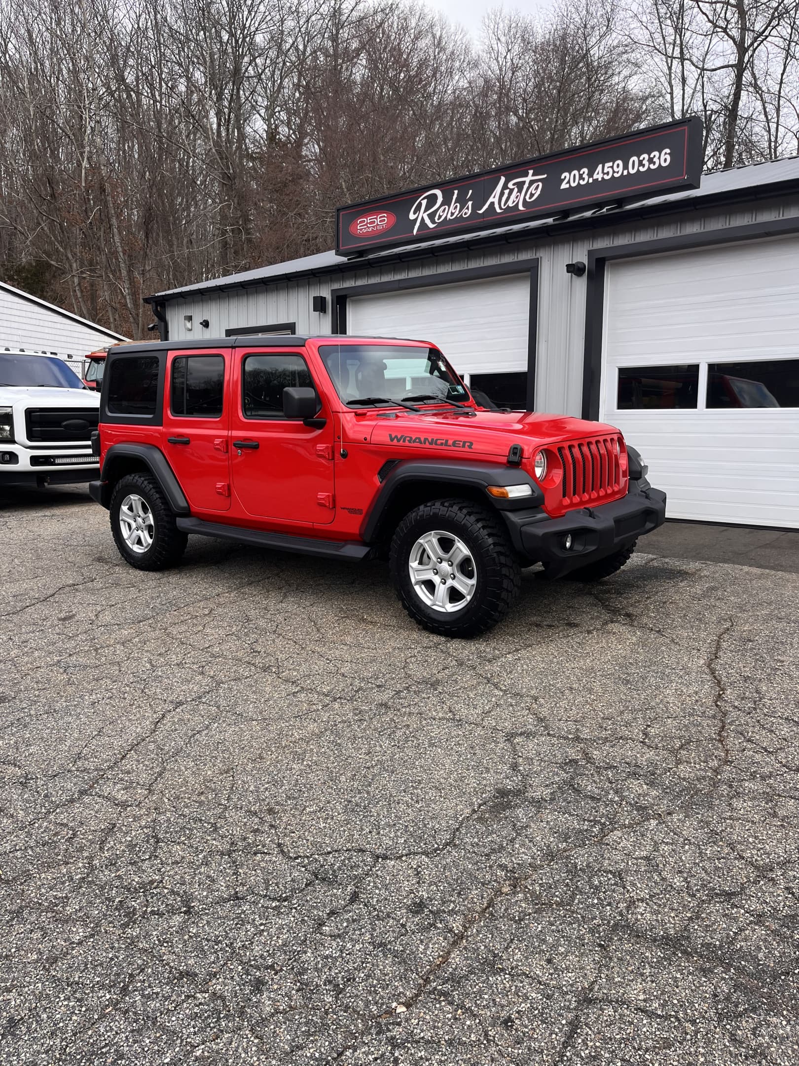 NEW ARRIVAL!! 2018 Jeep Wrangler unlimited Sport S!! ONLY 39k miles! Heated seats, heated steering wheel, remote start, Bluetooth and much much more!! Runs and drives like new! Won’t last at ONLY $26,900!!