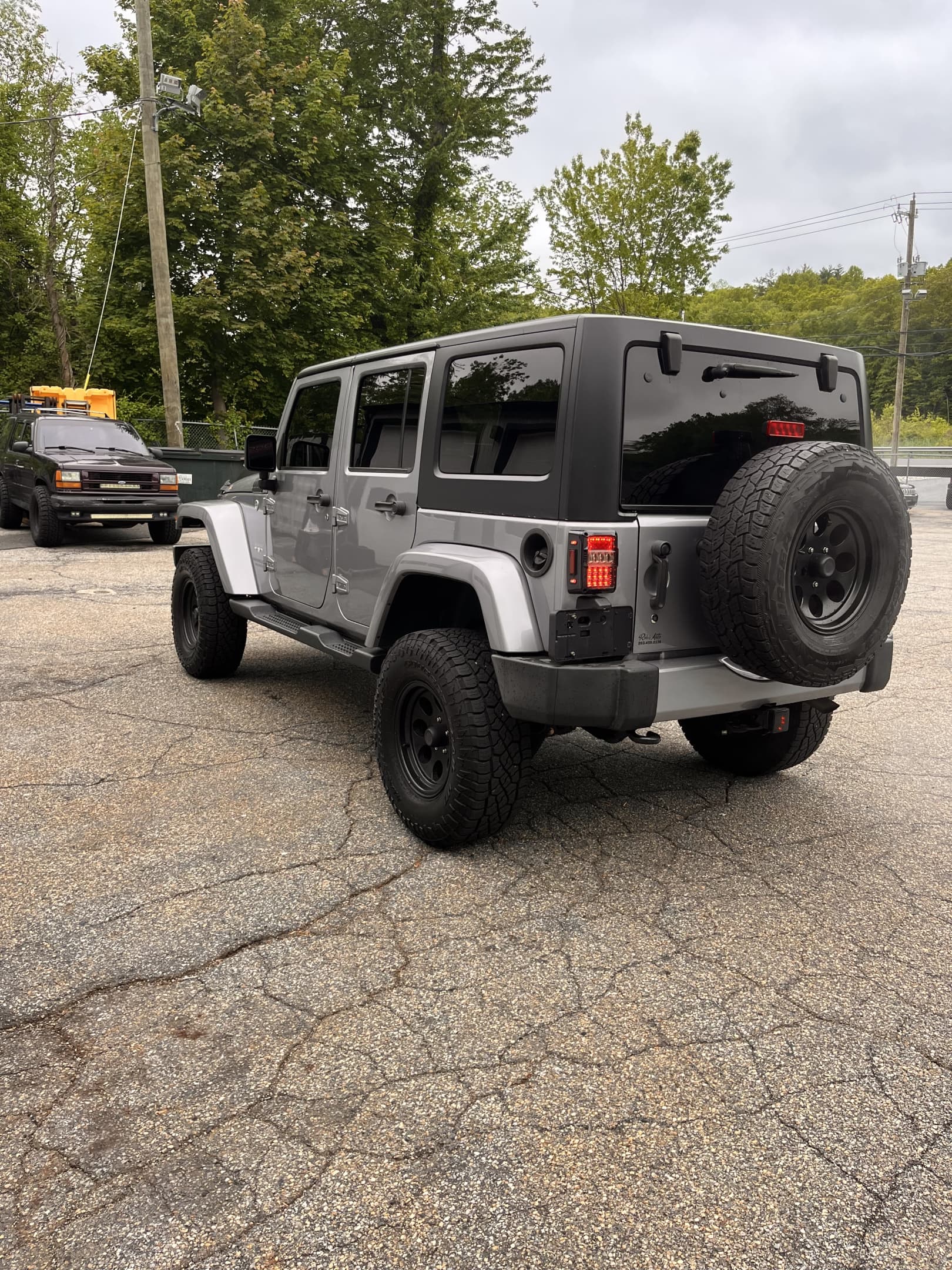 2016 JEEP WRANGLER UNLIMITED SAHARA!! Runs and drives great!! Heated leather seats! Backup camera! Remote start and much more! Only 100,400 miles! Recent wheels, tires and lift!! Won’t last at ONLY $19,900!!