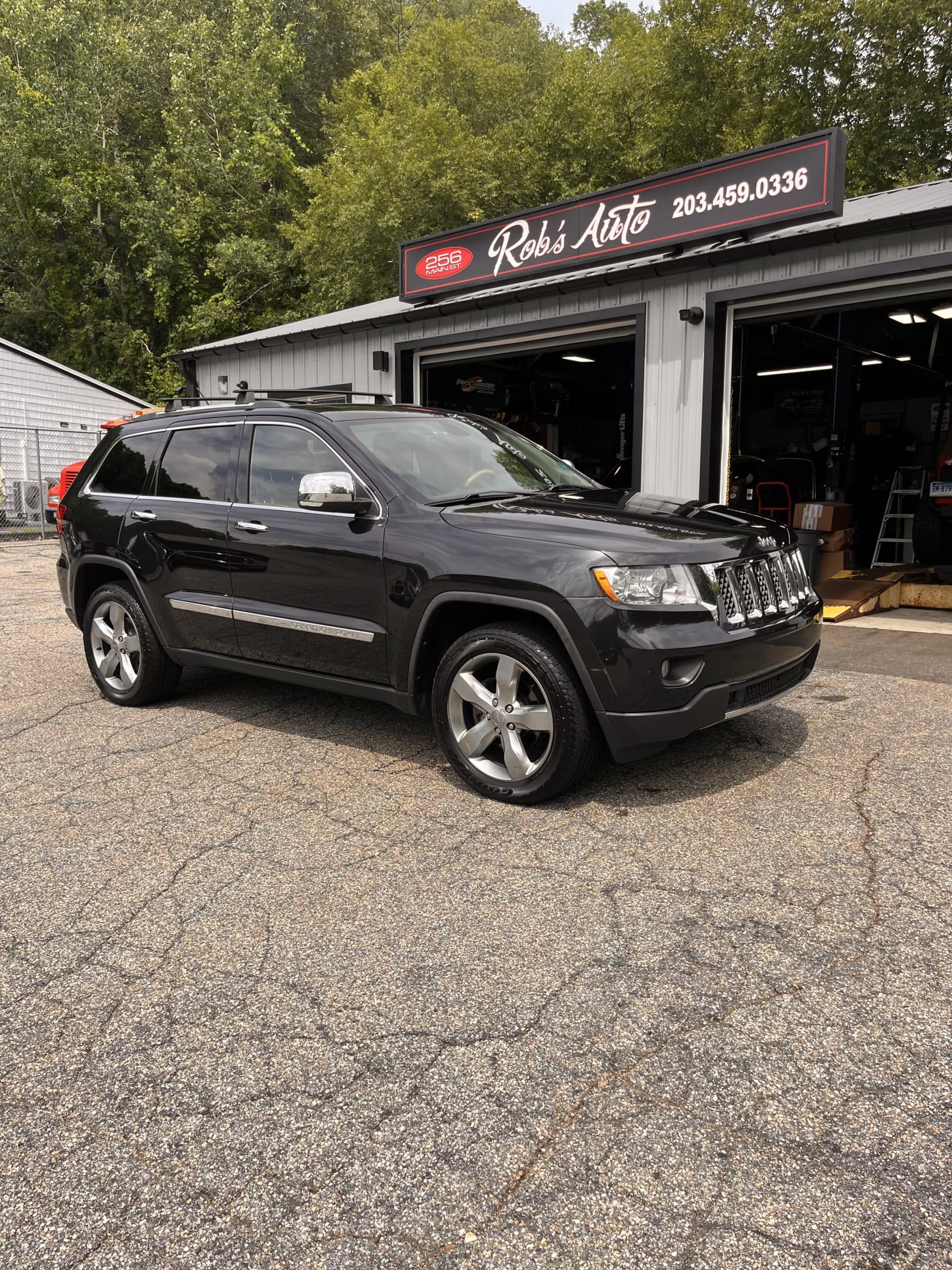 NEW ARRIVAL!! 2013 JEEP GRAND CHEROKEE OVERLAND!!! Clean carfax!!! Loaded with navigation, heated and cooled front seats, heated steering wheel, heated rear seats, pano roof, remote start and much much more!! Extensive maintenance records!! 108k miles!! Runs and drives like new!! Won’t last at only $10,900!!
