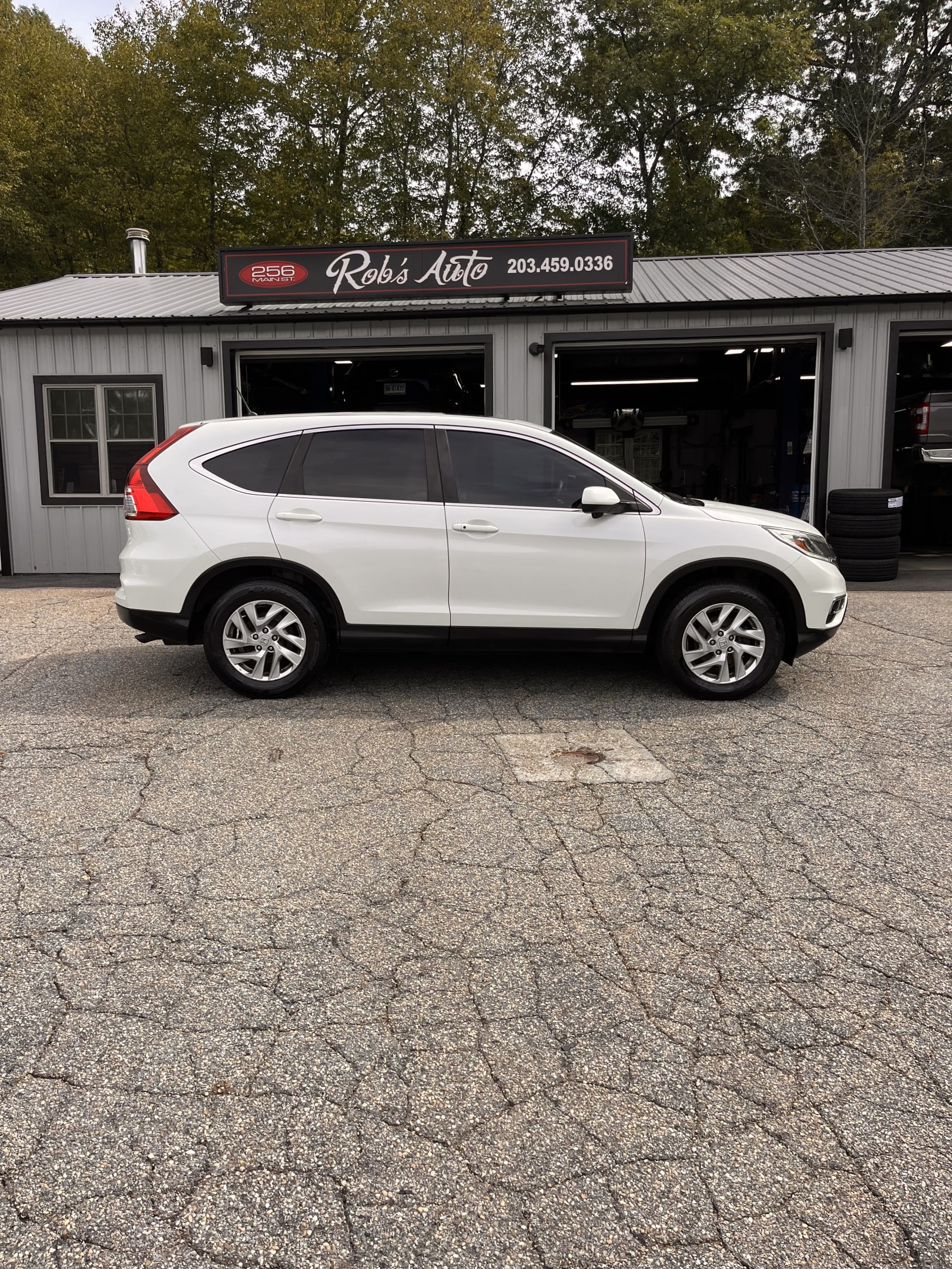 NEW ARRIVAL!! 2015 HONDA CRV-EX!!! The definition of reliability!! Moonroof, heated seats, Bluetooth, backup camera and more! AWD!! With 130k miles it’s not even broken in yet!! Won’t last at ONLY $12,900!!
