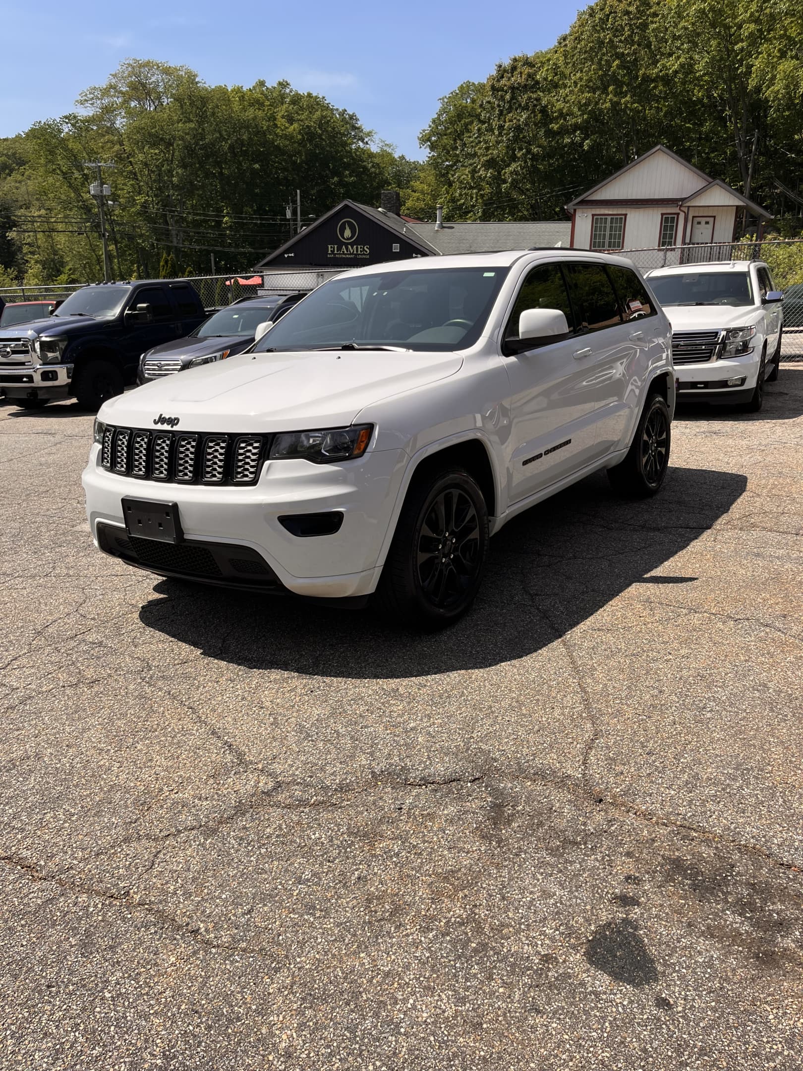 NEW ARRIVAL!!! 2019 JEEP GRAND CHEROKEE ALTITUDE!!! One owner clean carfax!! Only 72k miles!! Loaded with navigation, moonroof, heated seats, heated steering wheel, remote start, backup camera and much more!! Won’t last at ONLY $22,900!!!