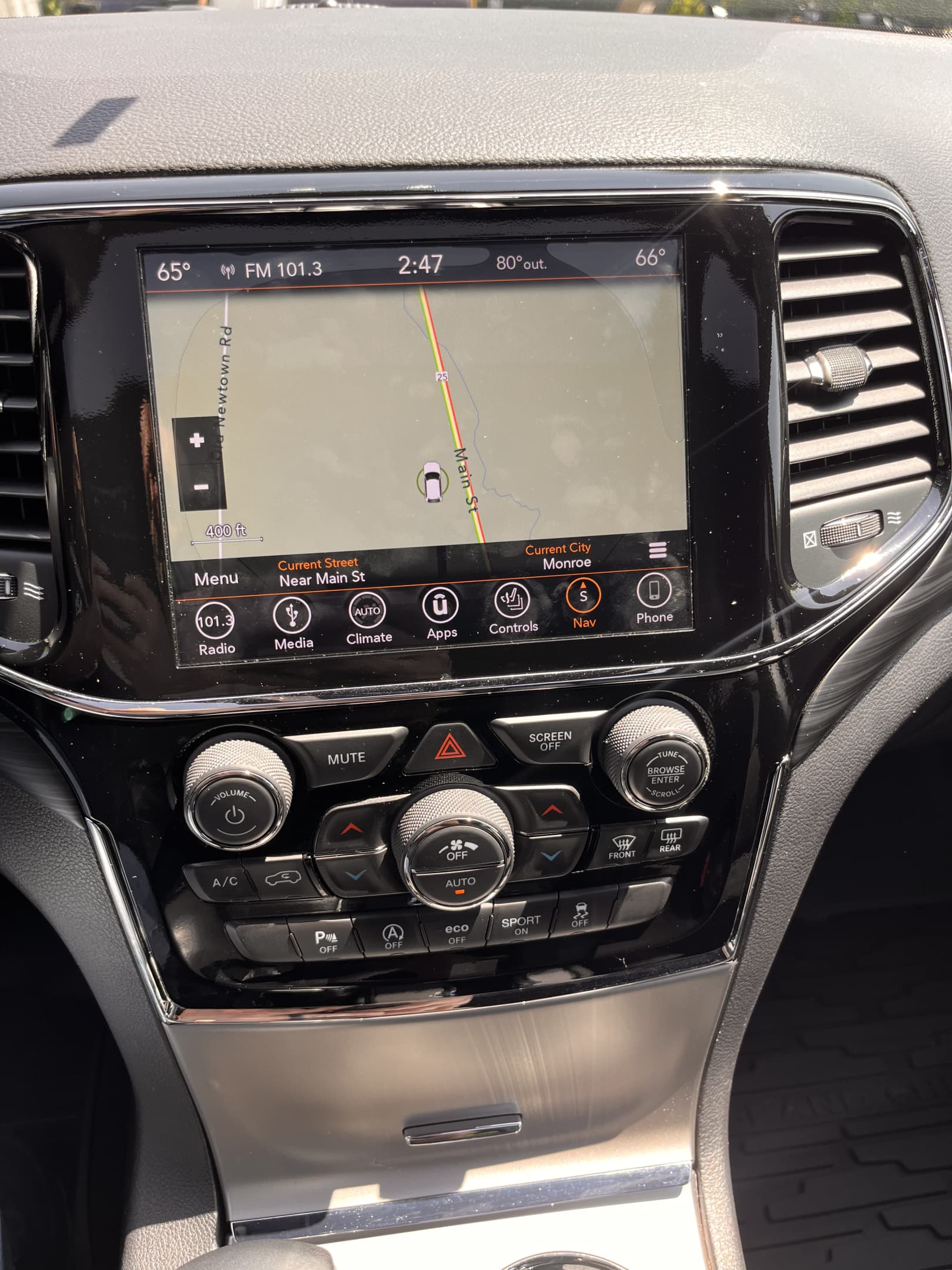 NEW ARRIVAL!!! 2019 JEEP GRAND CHEROKEE ALTITUDE!!! One owner clean carfax!! Only 72k miles!! Loaded with navigation, moonroof, heated seats, heated steering wheel, remote start, backup camera and much more!! Won’t last at ONLY $22,900!!!