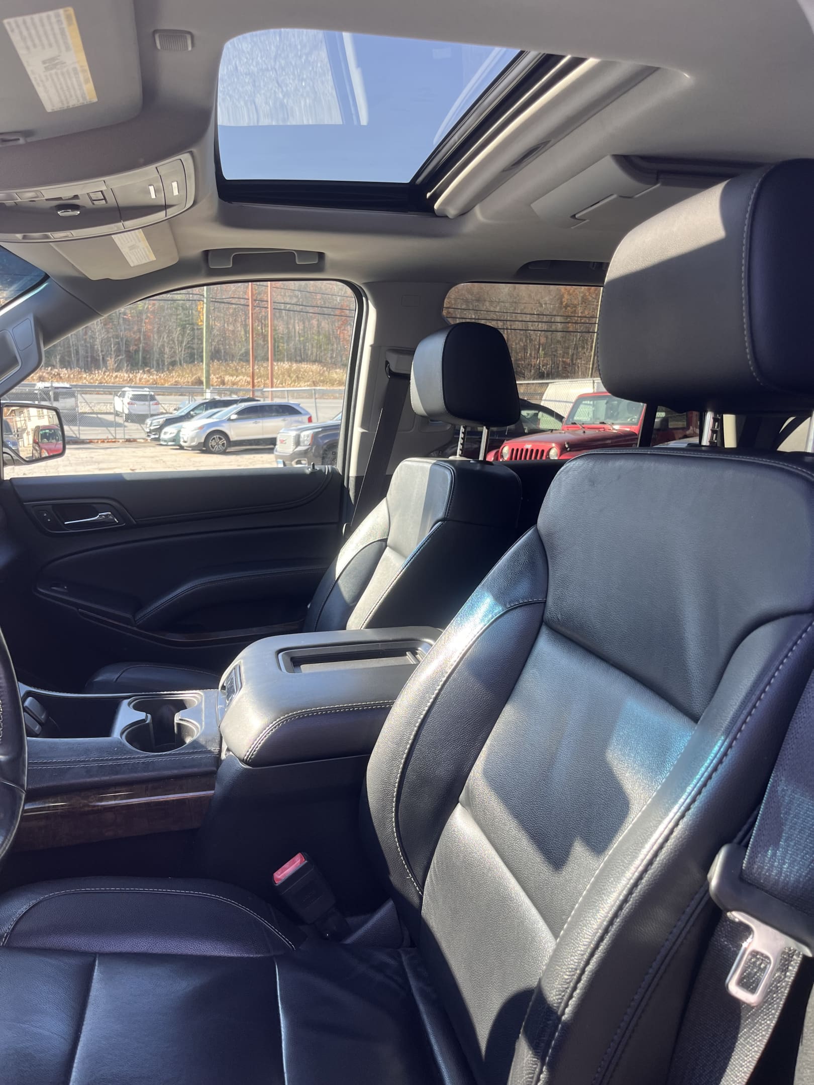 NEW ARRIVAL!! 2018 Chevrolet Tahoe LT! ONLY 69,600 miles!! Loaded with 20” wheels, navigation, heated front and rear seats, heated steering wheel, DVD, remote start, Bose stereo, moonroof and much much more!! Runs and drives like new! Won’t last at $31,900!!