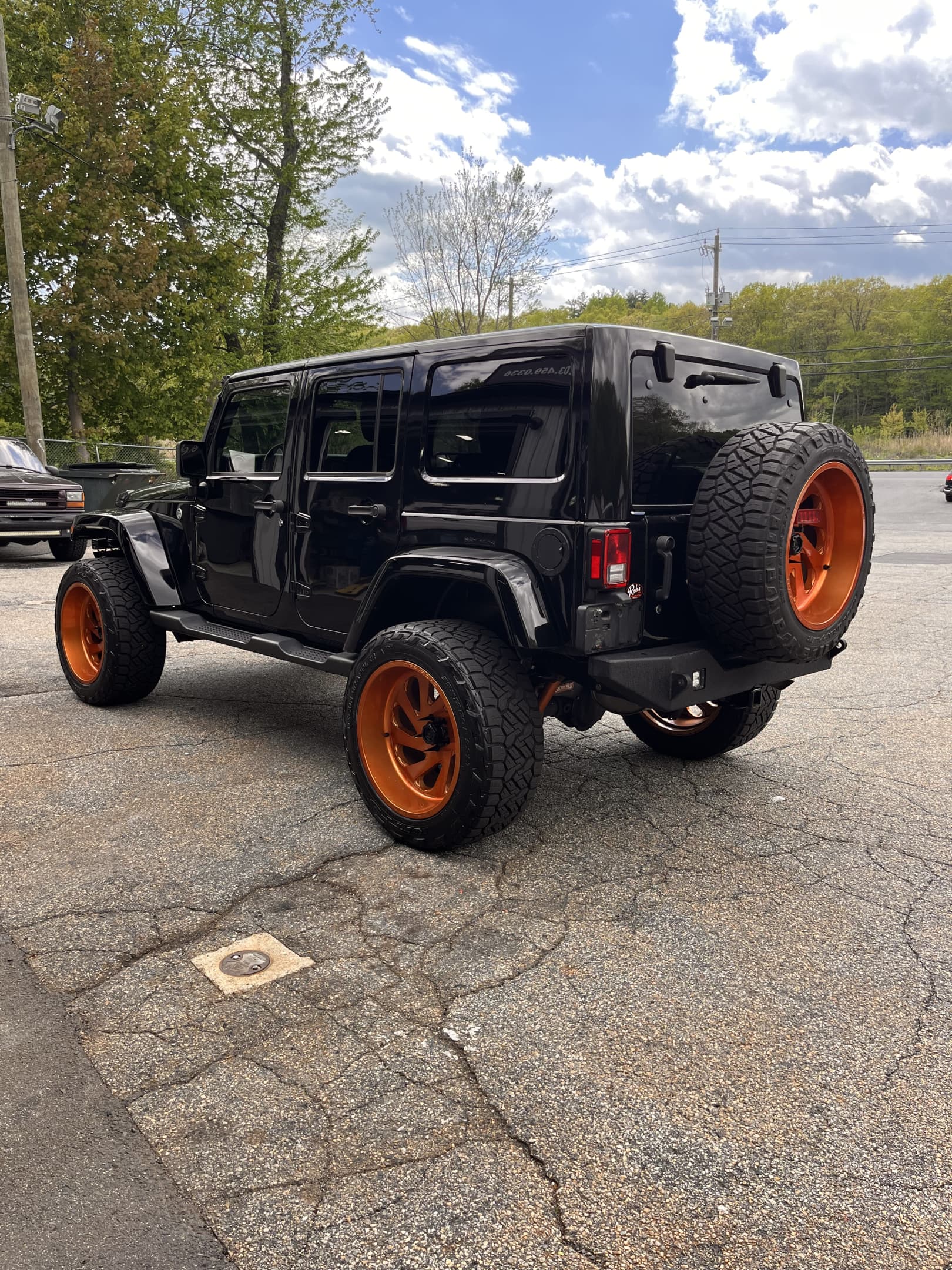 NEW ARRIVAL!!! 2016 JEEP WRANGLER UNLIMITED SAHARA!!! This one is one of a kind! Heated leather seats, color matching freedom hardtop, remote start, Bluetooth and much more!! 93k miles! Runs and drives like new! Too many mods to list!! All work done here at Rob’s!!! Won’t last at ONLY $22,900!!!