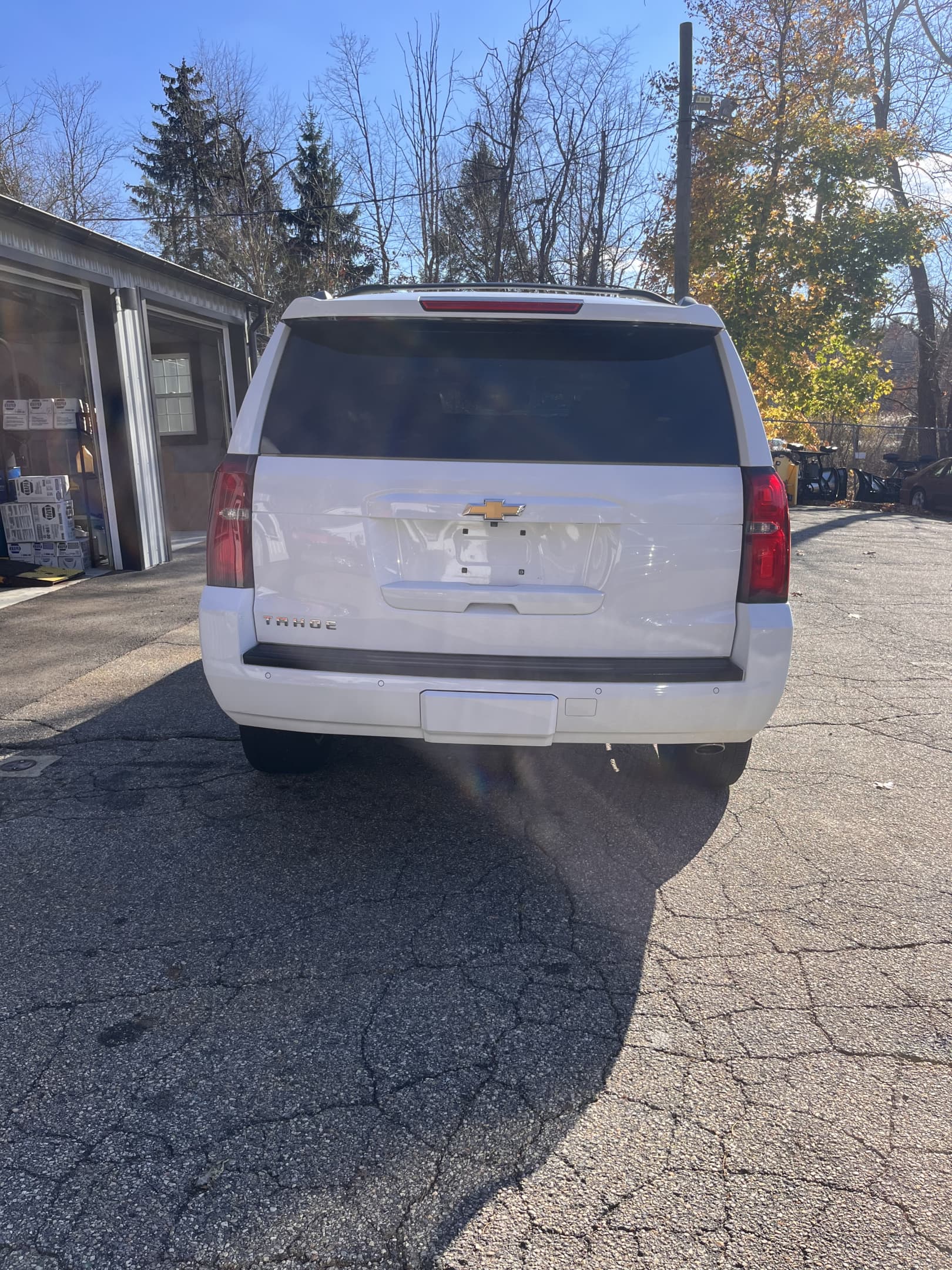 NEW ARRIVAL!! 2018 Chevrolet Tahoe LT! ONLY 69,600 miles!! Loaded with 20” wheels, navigation, heated front and rear seats, heated steering wheel, DVD, remote start, Bose stereo, moonroof and much much more!! Runs and drives like new! Won’t last at $31,900!!