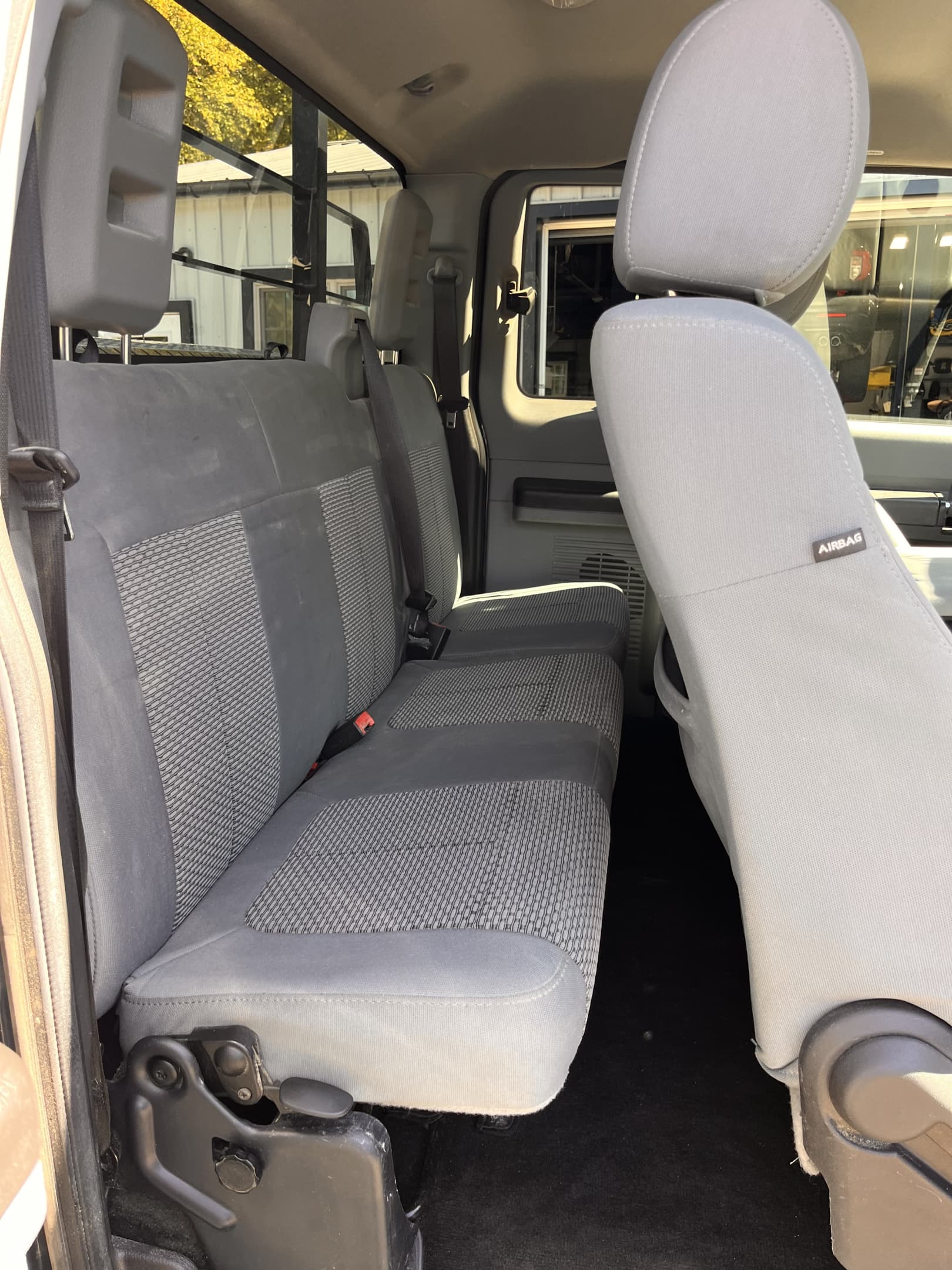 NEW ARRIVAL!! 2016 FORD F-250 XLT!! Runs great! Ready to make money! Only 135,800 miles! Plow included in sale and works great!! Won’t last at ONLY $19,900!!!