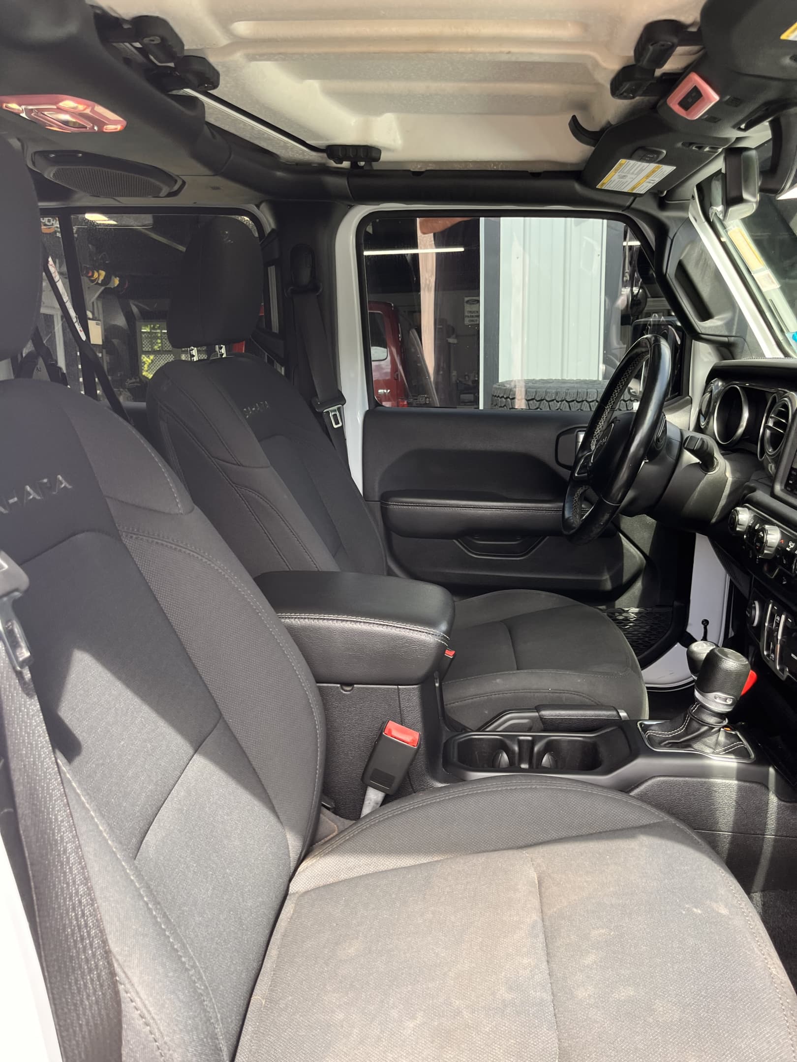 NEW ARRIVAL!! 2021 JEEP WRANGLER UNLIMITED SAHARA!! One owner!! ONLY 47,700 miles!! All the right options!! Navigation, back up camera, remote start, heated seats, heated steering wheel, Alpine premium sound and much more!! Also comes with a soft top!! Won’t last at $33,900!!