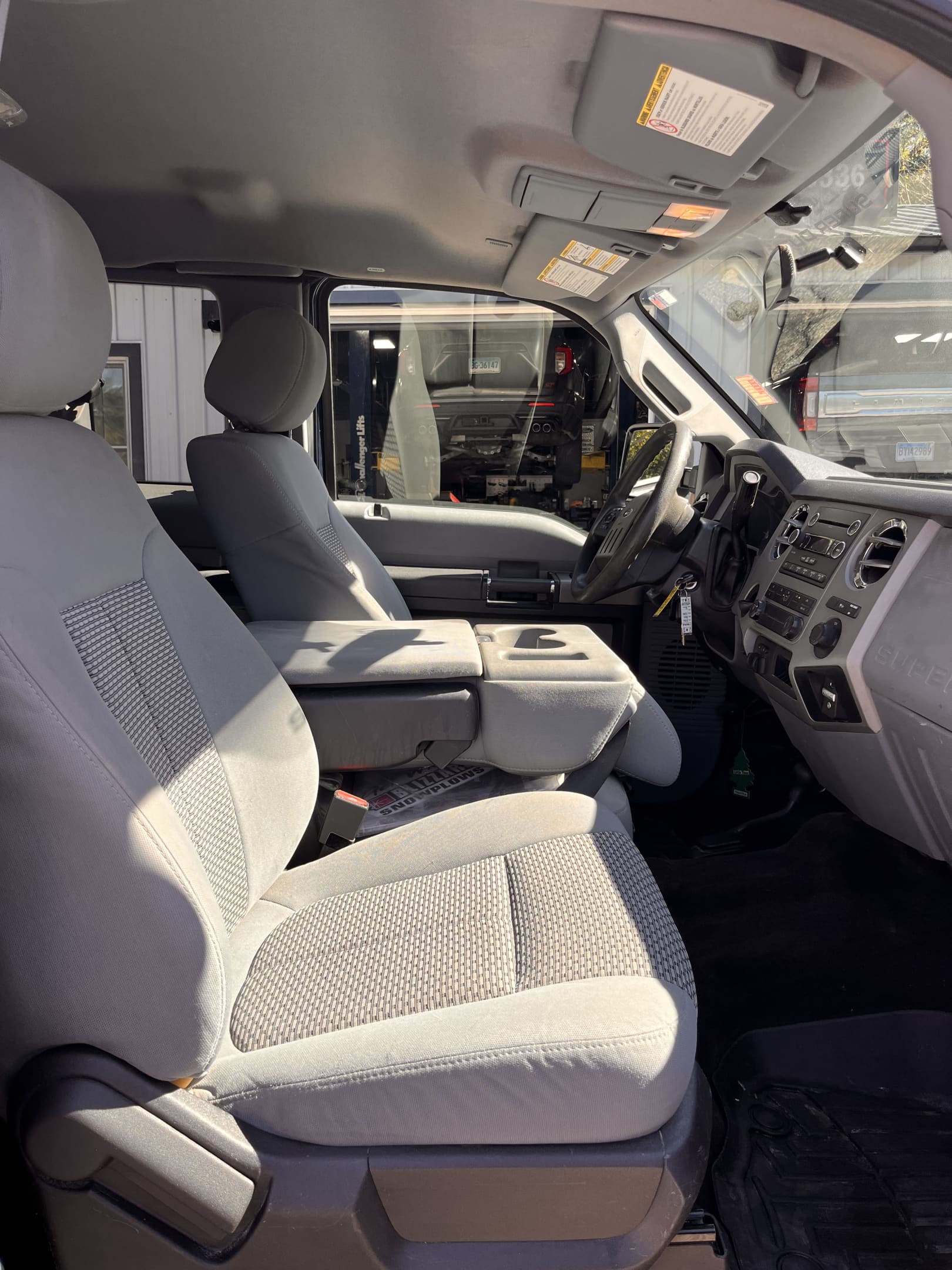 NEW ARRIVAL!! 2016 FORD F-250 XLT!! Runs great! Ready to make money! Only 135,800 miles! Plow included in sale and works great!! Won’t last at ONLY $19,900!!!