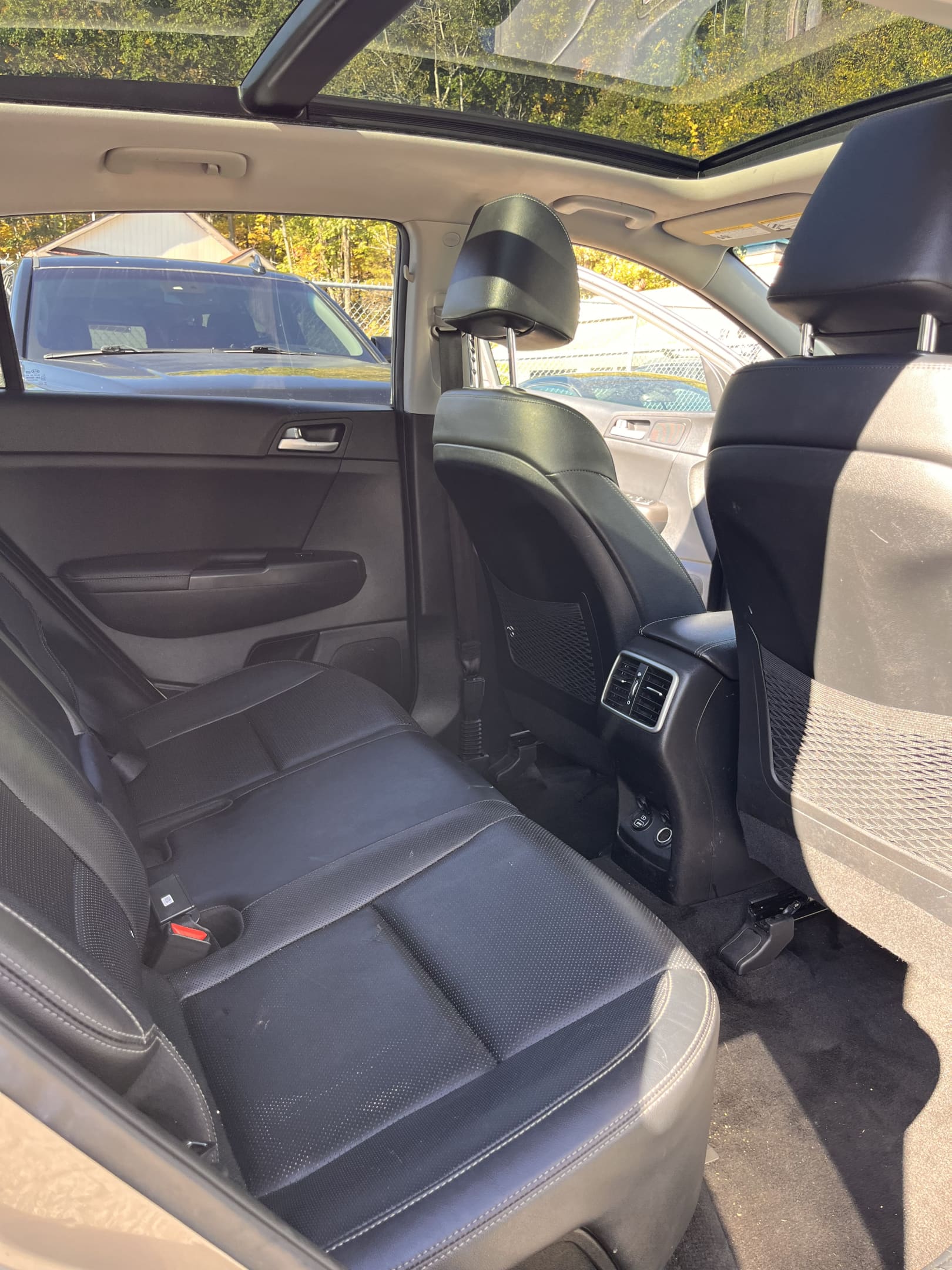 NEW ARRIVAL!! 2017 KIA SPORTAGE EX!!! AWD! Clean carfax!! ONLY 68,500 miles!!! Loaded with Technology package and premium package!! Heated and cooled leather seats, heated steering wheel, navigation, blind spot warning, pano roof, lane change assist, rear cross traffic alert and much much more!! Won’t last at ONLY $14,900!!!