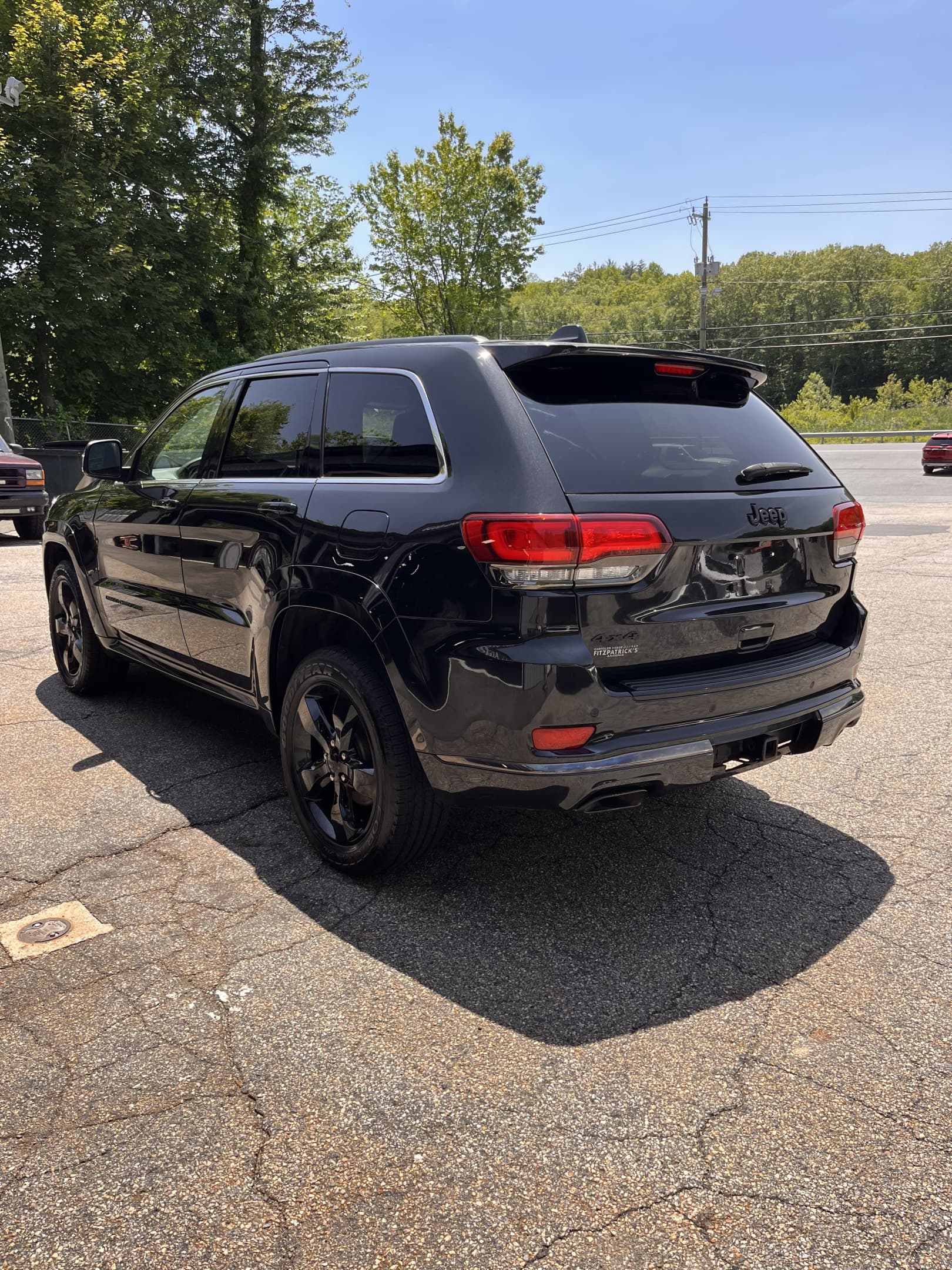 NEW ARRIVAL!!! 2015 JEEP GRAND CHEROKEE OVERLAND!!! Clean carfax! Loaded with every option! Also has the High Altitude Package!! With a window sticker of just over $50,000 in 2015 this Jeep is a great value!! 118k miles!! Won’t last at only $13,900!!!