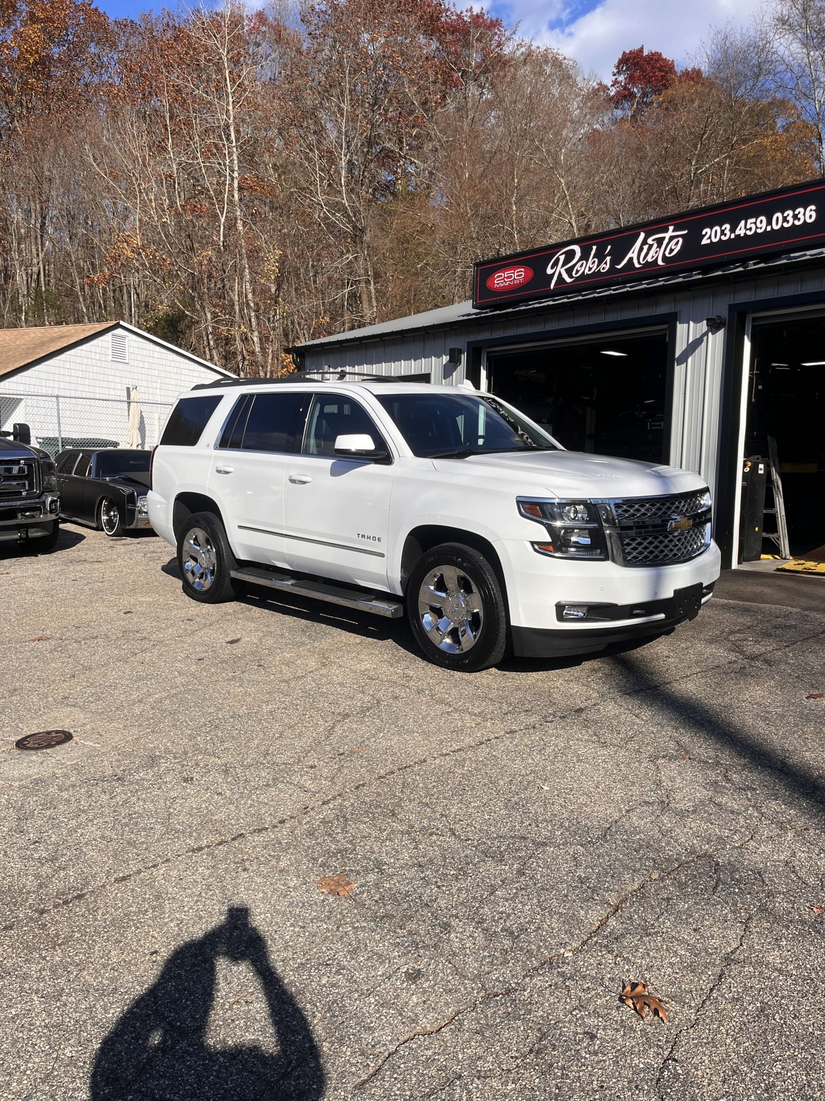 NEW ARRIVAL!! 2018 Chevrolet Tahoe LT! ONLY 69,600 miles!! Loaded with 20” wheels, navigation, heated front and rear seats, heated steering wheel, DVD, remote start, Bose stereo, moonroof and much much more!! Runs and drives like new! Won’t last at $31,900!!