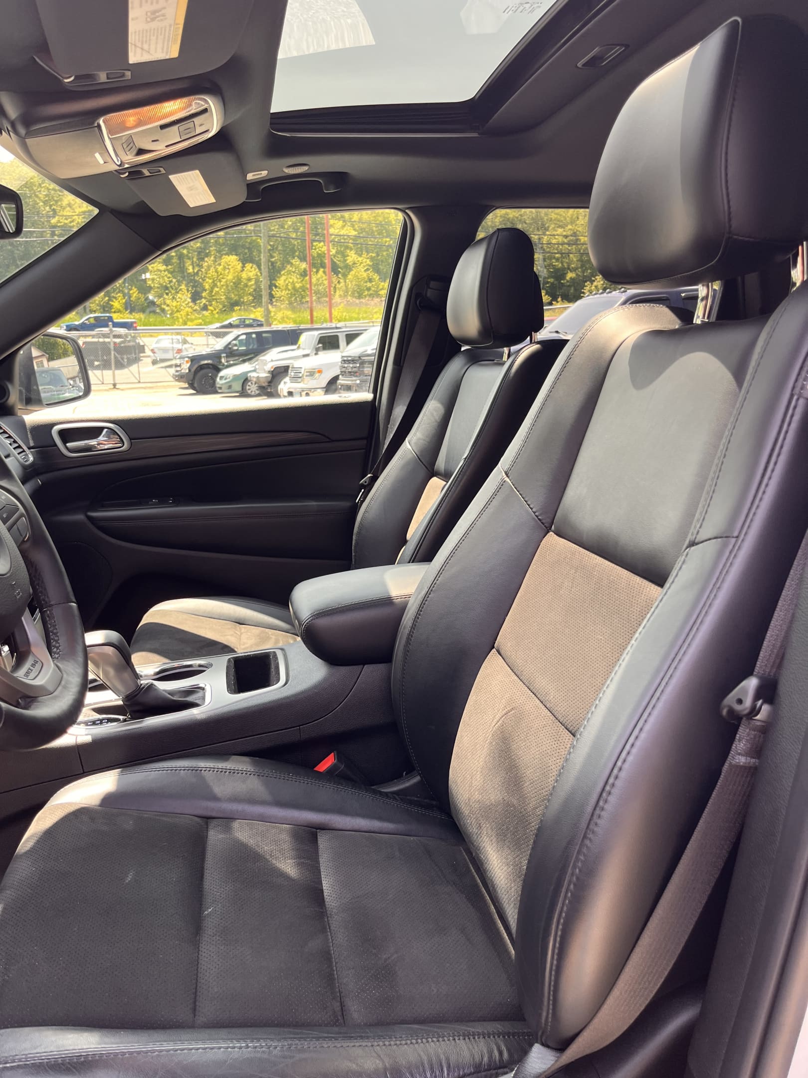 NEW ARRIVAL!!! 2019 JEEP GRAND CHEROKEE ALTITUDE!!! One owner clean carfax!! Only 72k miles!! Loaded with navigation, moonroof, heated seats, heated steering wheel, remote start, backup camera and much more!! Won’t last at ONLY $22,900!!!