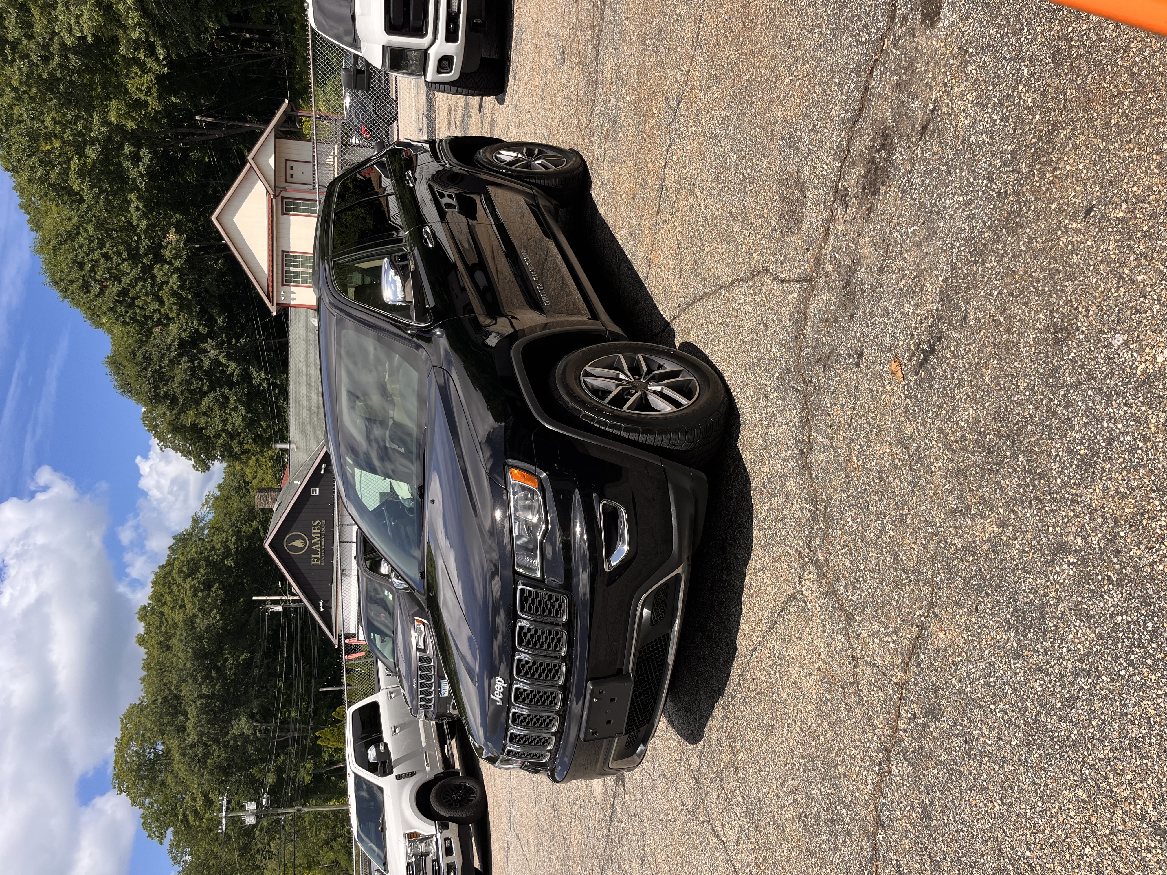 NEW ARRIVAL!!! 2019 JEEP GRAND CHEROKEE LIMITED!! ONLY 69k MILES!! Loaded with navigation, backup camera, heated leather seats, heated steering wheel, remote start, moonroof, keyless entry, blind spot and much more! Priced to sell at ONLY $18,400!!!