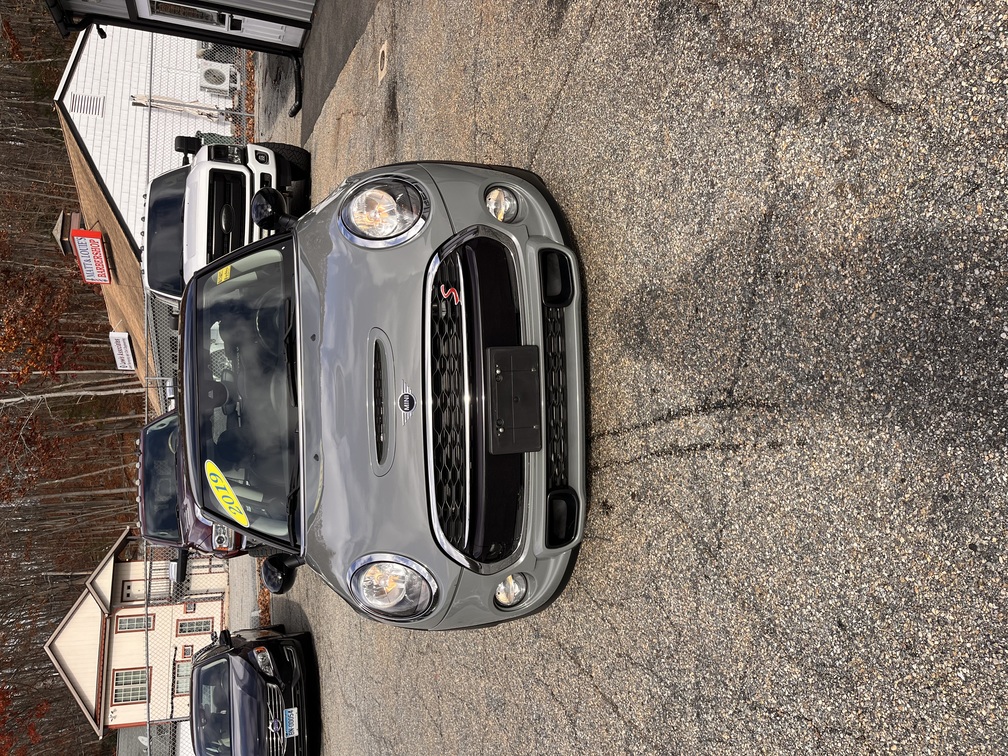 NEW ARRIVAL!! 2019 MINI COOPER S!! Clean carfax!! ONLY 33k miles! Signature Trim!! Heated leather seats, pano roof, backup camera, Bluetooth and much much more! Won’t last at Only $19,900