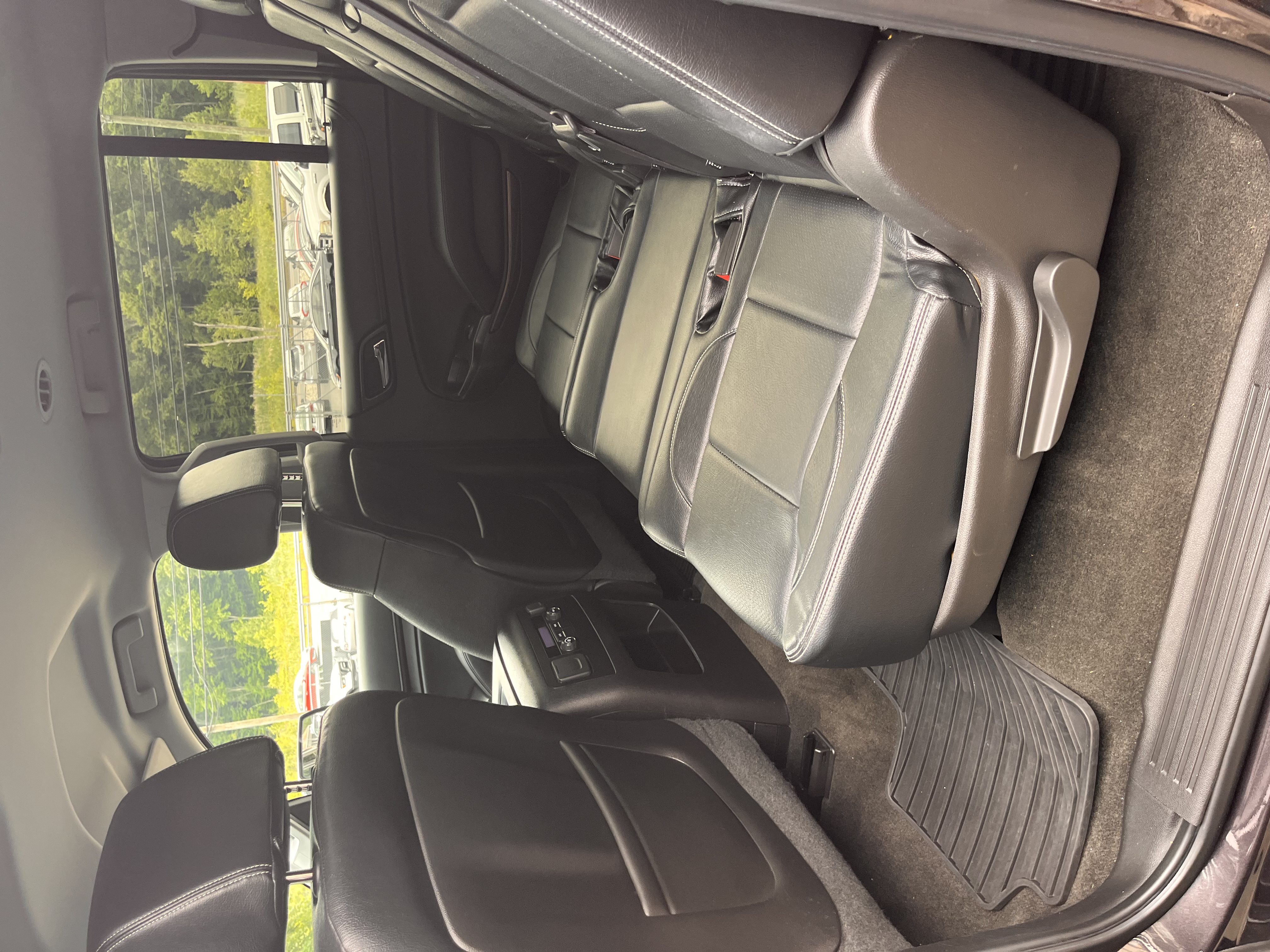 NEW ARRIVAL!!! 2015 GMC YUKON XL SLE!!! Runs and drives great!! Leather seats, third row, remote start, power lift gate, backup camera, Bluetooth and more!! ONLY 70k miles!! Priced thousands under retail! Won’t last at ONLY 19,900!!!