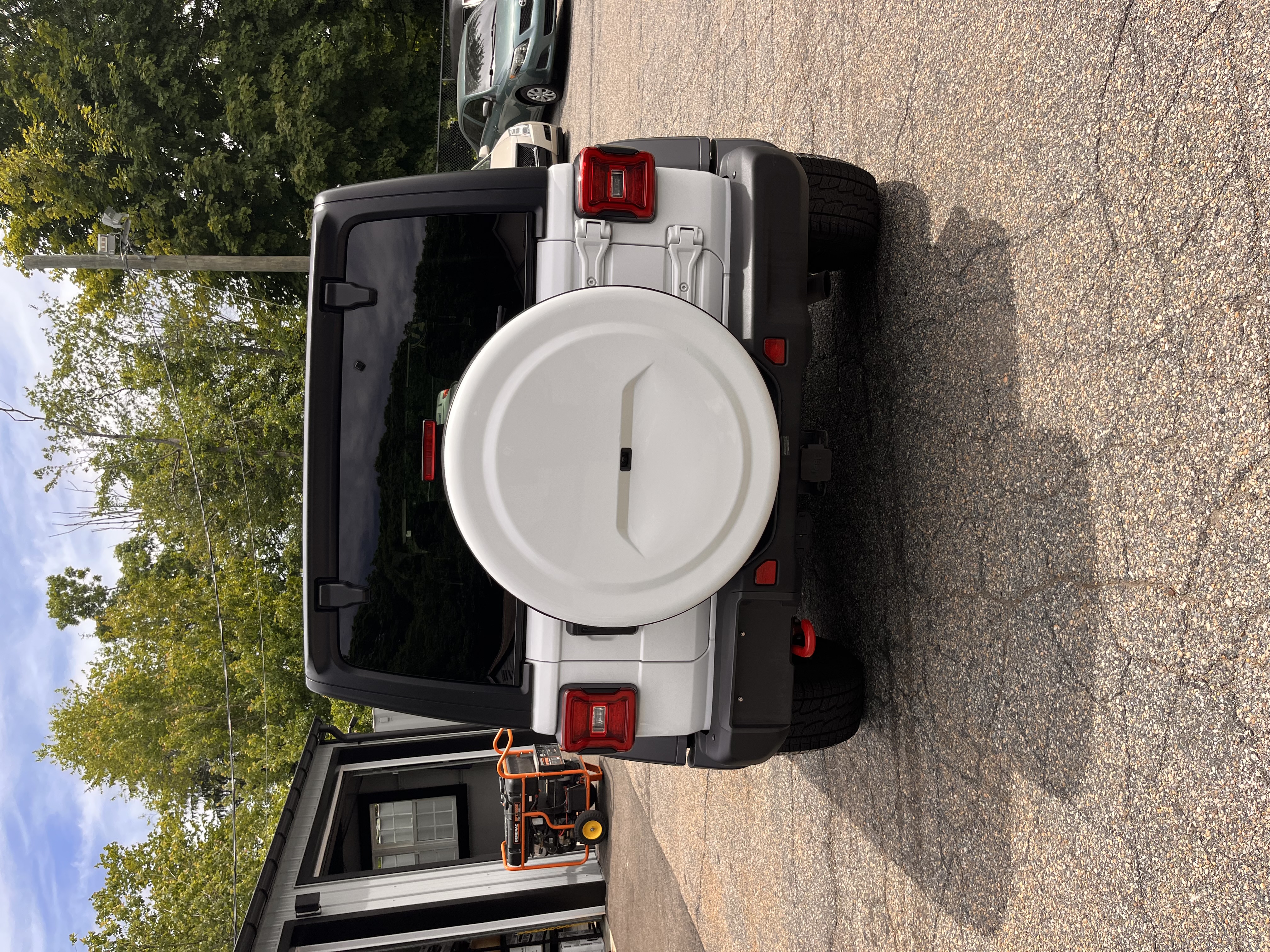 NEW ARRIVAL!!! ONE OWNER CLEAN CARFAX!! 2021 JEEP WRANGLER UNLIMITED RUBICON!! LOADED!! Heated leather seats, heated steering wheel, keyless entry, remote start, navigation, backup camera, alpine stereo and much much more! Only 76k miles! Prices below retail at $29,900!! Won’t last!!!