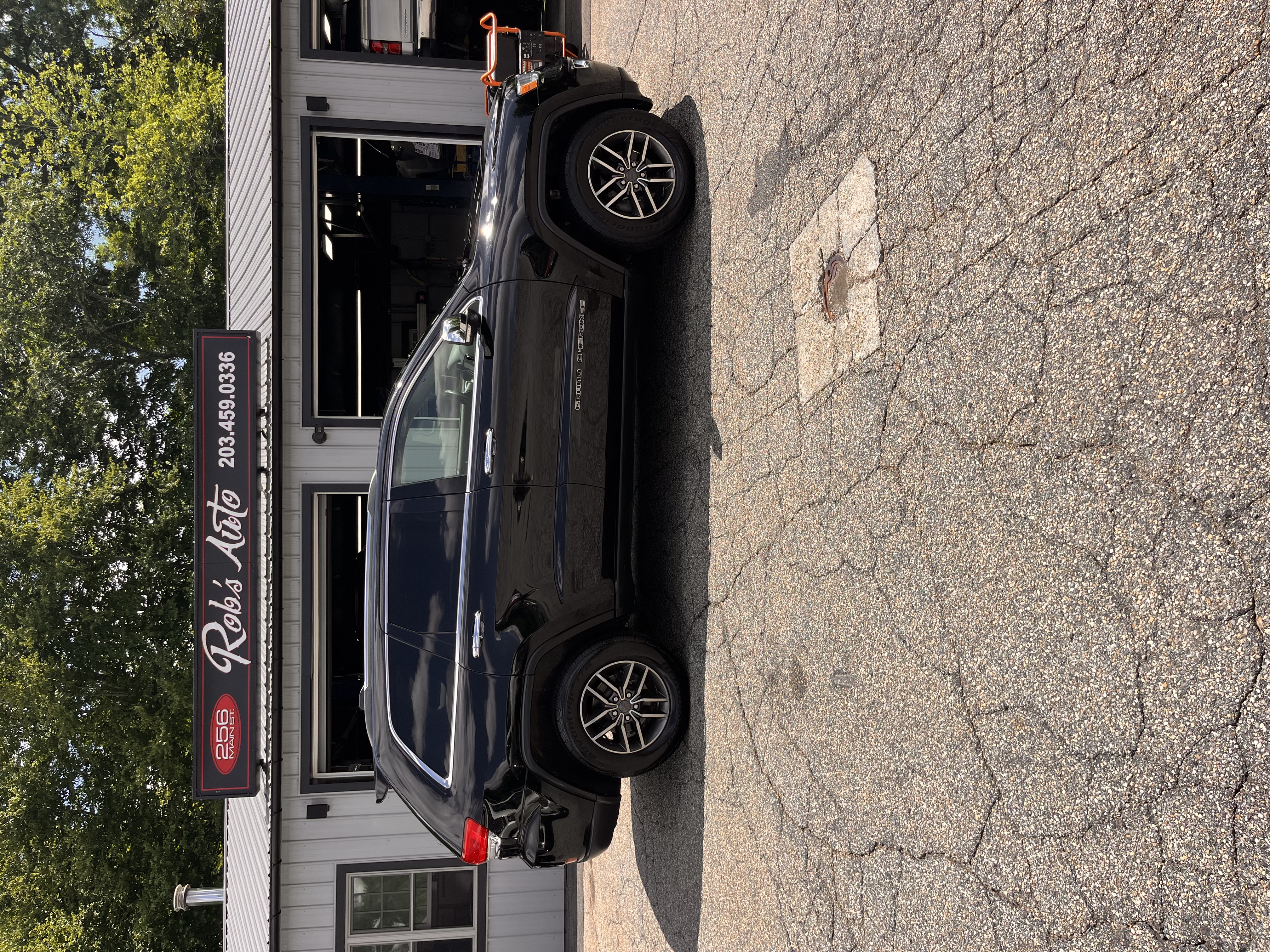 NEW ARRIVAL!!! 2019 JEEP GRAND CHEROKEE LIMITED!! ONLY 69k MILES!! Loaded with navigation, backup camera, heated leather seats, heated steering wheel, remote start, moonroof, keyless entry, blind spot and much more! Priced to sell at ONLY $18,400!!!