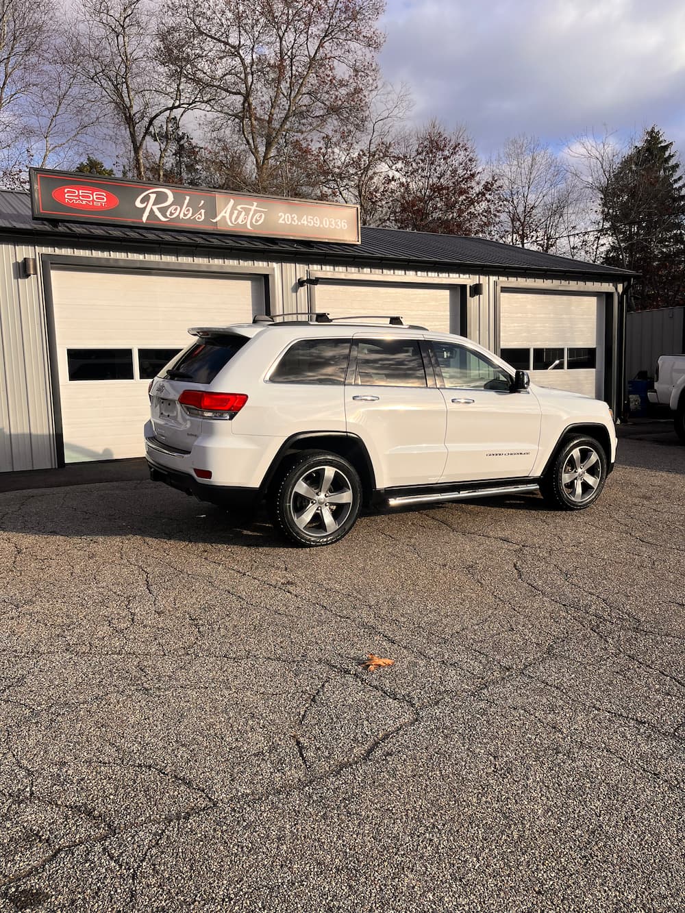 NEW ARRIVAL!!! 2014 JEEP GRAND CHEROKEE LIMITED!!! Absolutely spotless. ONLY 46k miles! Runs and drives like new. Loaded with 20” wheels, navigation, backup camera, heated front and rear seats, heated steering wheel, remote start, moonroof and much much more!! Hurry!! Won’t last at only $16,900!!
