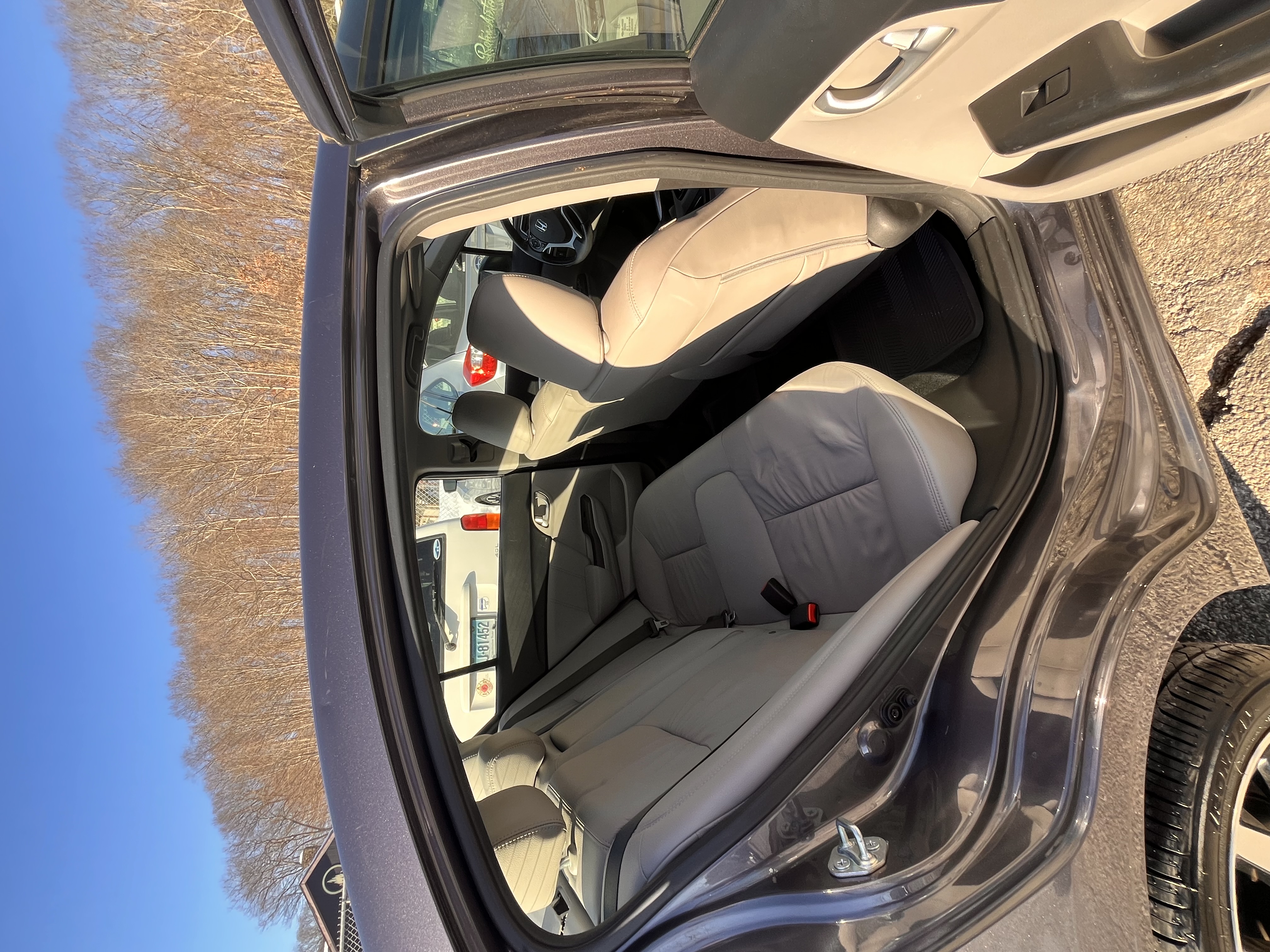 NEW ARRIVAL!!! 2018 ACURA RDX AWD!! One owner car! Clean carfax!! Heated leather seats, backup camera, moonroof, Bluetooth and much much more! One of the most dependable SUV on the road! ONLY 71,800 miles!! Priced thousands under retail at $16,900!! Won’t last!!