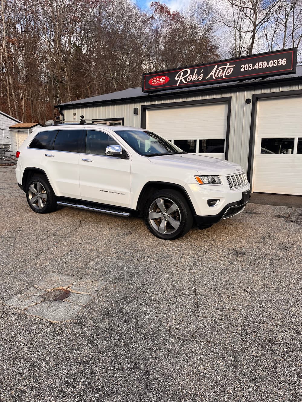 NEW ARRIVAL!!! 2014 JEEP GRAND CHEROKEE LIMITED!!! Absolutely spotless. ONLY 46k miles! Runs and drives like new. Loaded with 20” wheels, navigation, backup camera, heated front and rear seats, heated steering wheel, remote start, moonroof and much much more!! Hurry!! Won’t last at only $16,900!!