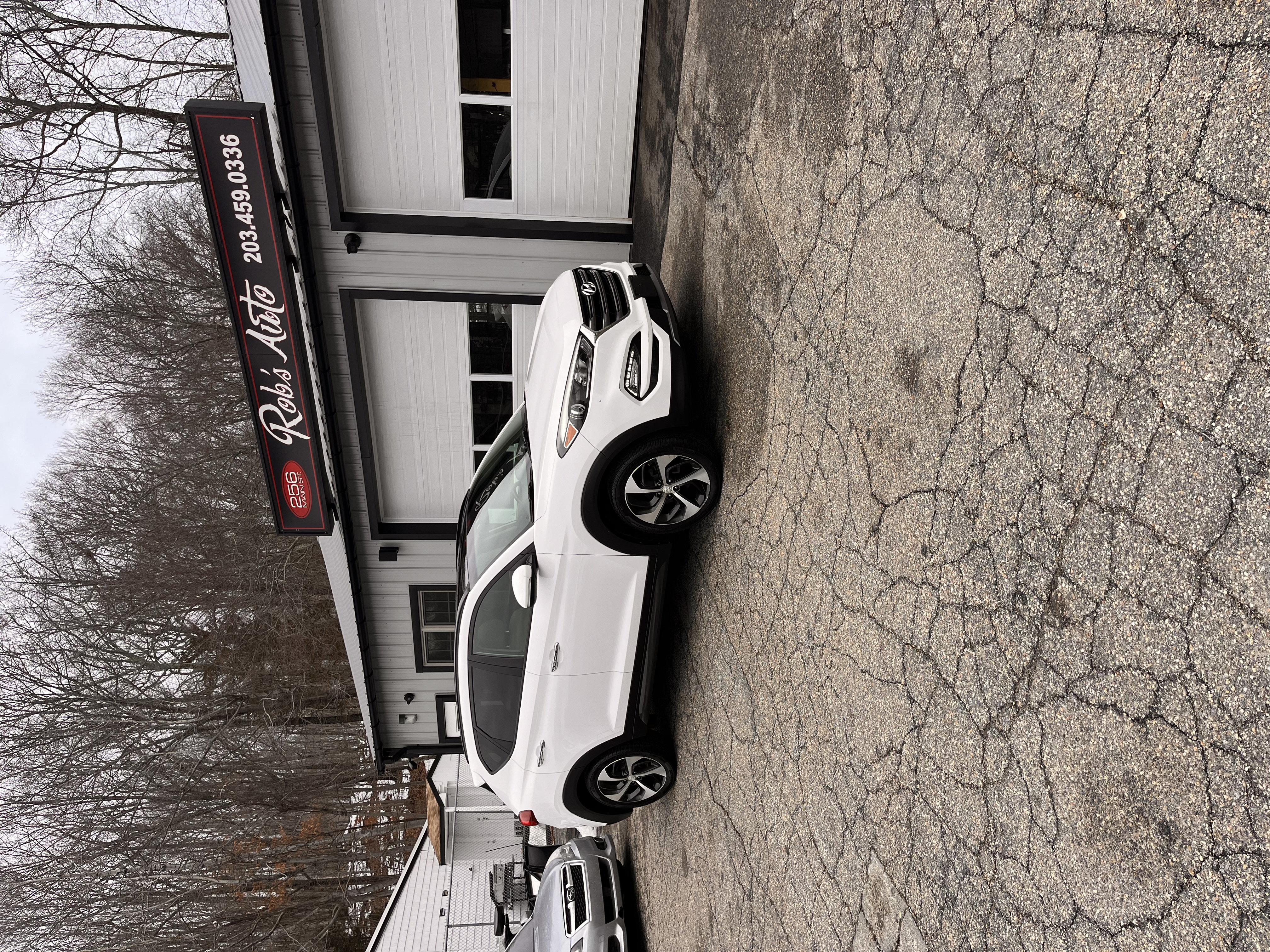 NEW ARRIVAL!!! 2016 HYUNDAI TUSCON LIMITED!! One Owner!! Clean Carfax!! Ultimate Package!!! Heated and cooled front seats, heated rear seats, pano roof, all the safety features and much more! Driven less than 8,000 miles a year with only 79k miles!! Won’t last at ONLY 12,900!!!
