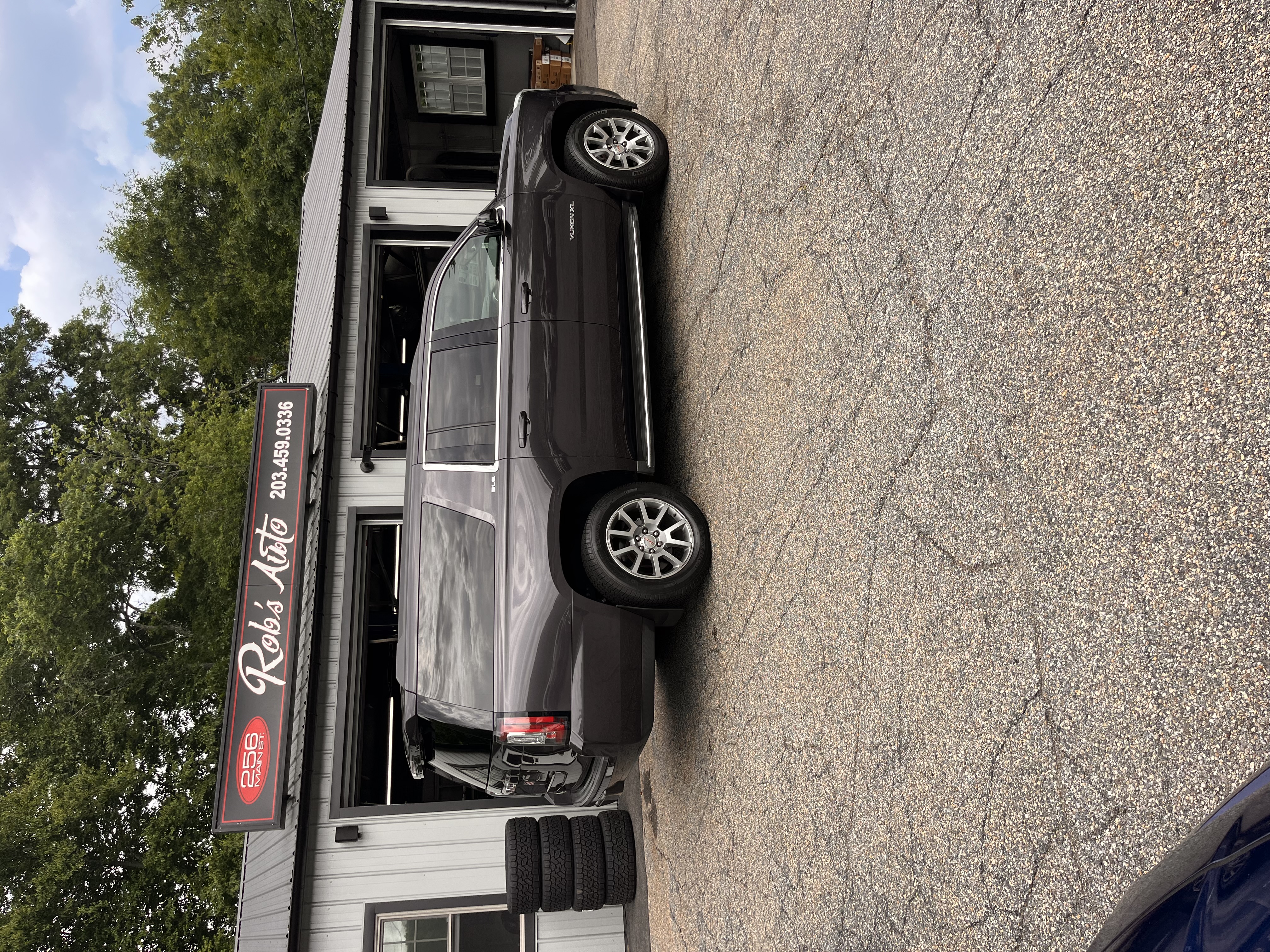 NEW ARRIVAL!!! 2015 GMC YUKON XL SLE!!! Runs and drives great!! Leather seats, third row, remote start, power lift gate, backup camera, Bluetooth and more!! ONLY 70k miles!! Priced thousands under retail! Won’t last at ONLY 19,900!!!