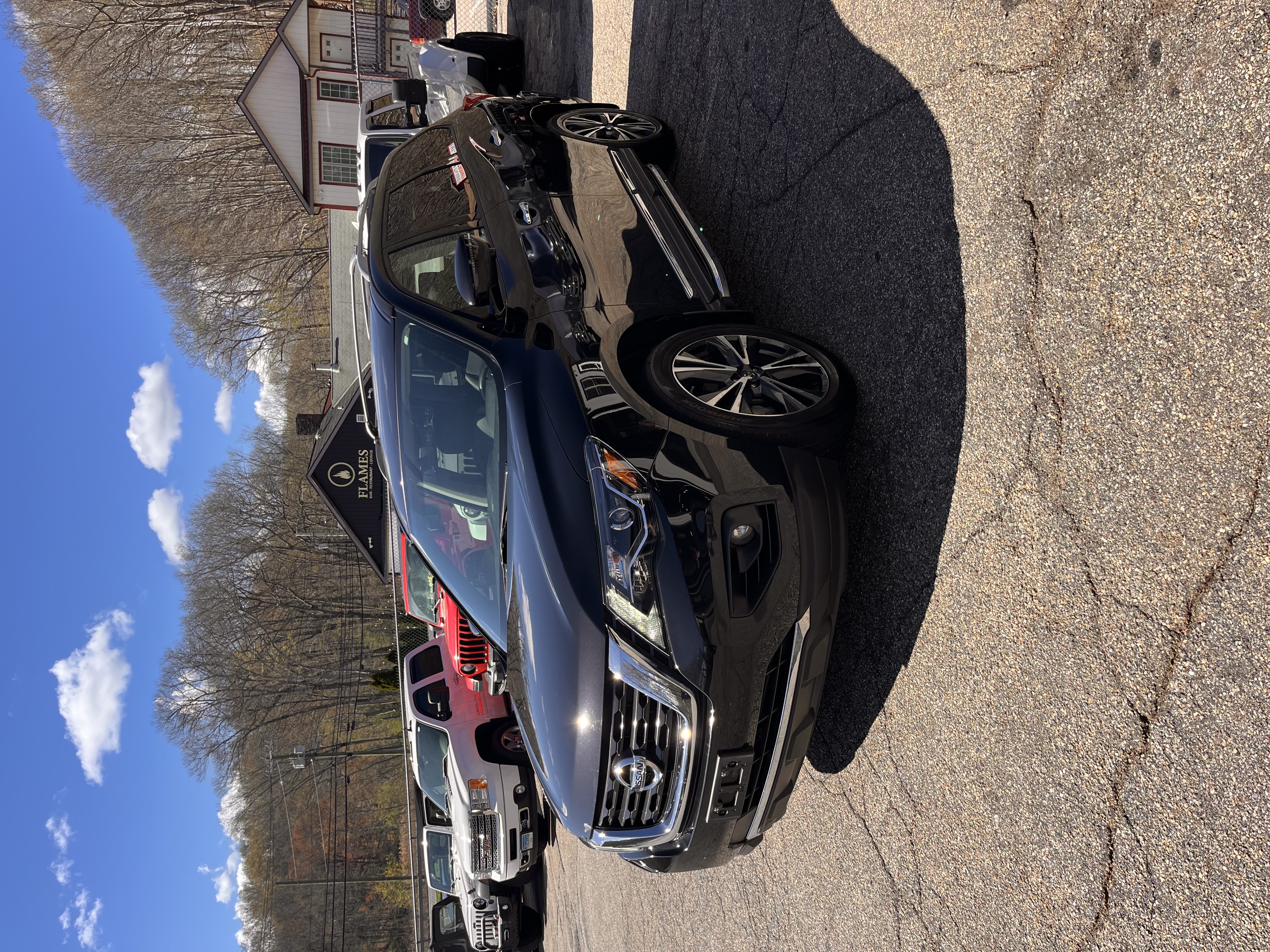NEW ARRIVAL!! 2018 NISSAN PATHFINDER PLATINUM EDTION 4wd!! Clean carfax!!! Absolutely loaded!! Navigation, dvd, remote start, heated and cooled front seats, heated rear seats, third row, backup camera and much much more! Best part ONLY 42k miles!!! Great bargain at $19,900!!!