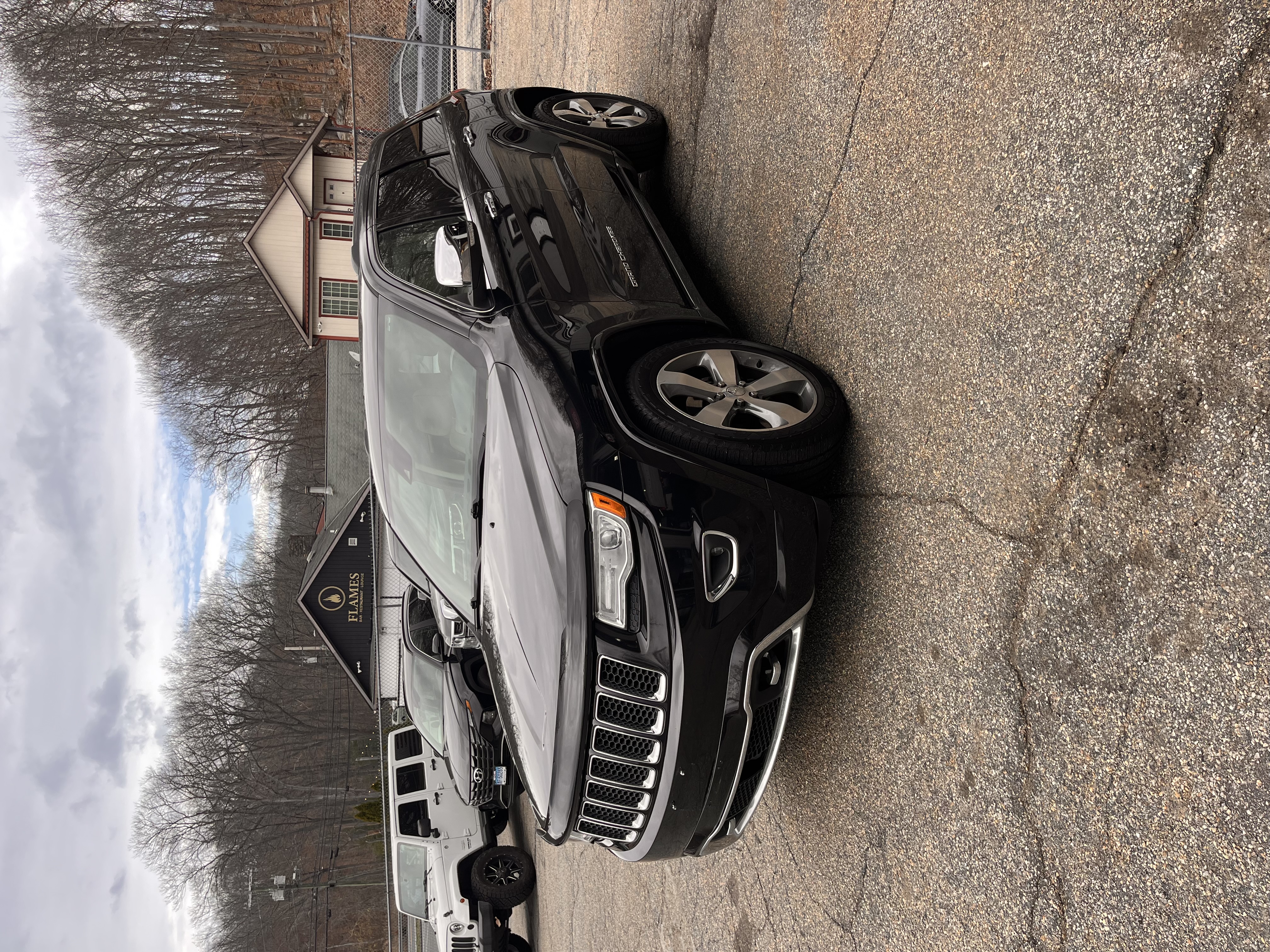 NEW ARRIVAL!! 2015 JEEP GRAND CHEROKEE OVERLAND!! Clean carfax!! Loaded with options!!! Navigation, heated front and rear seats, heated steering wheel, cooled front seats, remote start, pano roof, backup camera and much much more!! Runs and drives great! Only 130k miles!! Won’t last at only $11,400!!