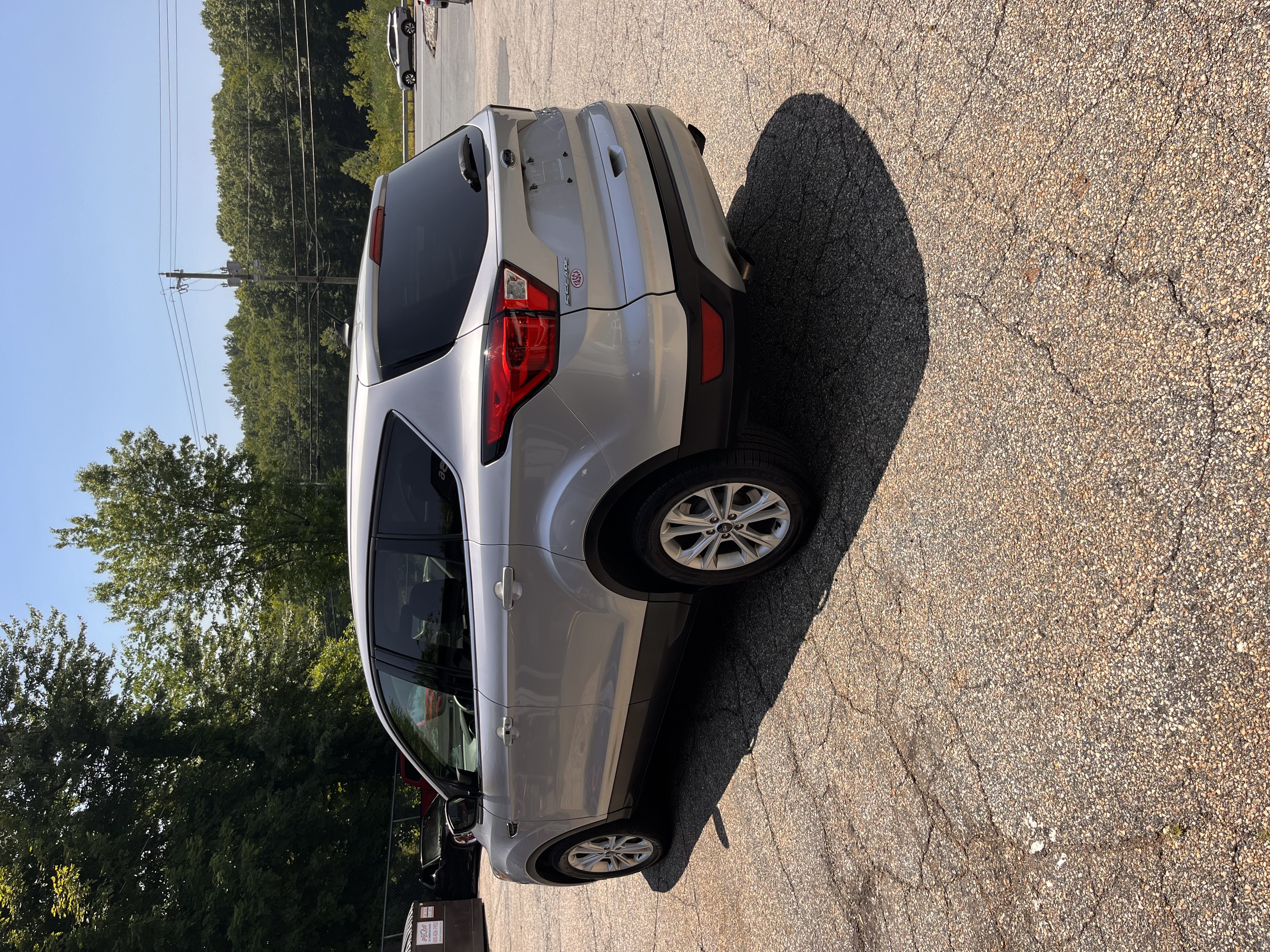 NEW ARRIVAL!!! 2019 FORD ESCAPE SE!! AWD!! Runs and drives great!! Gas saver!! Heated seats, remote start, backup camera, Bluetooth, keyless entry and much more!! Only 83k miles!! Won’t last at $12,900!!