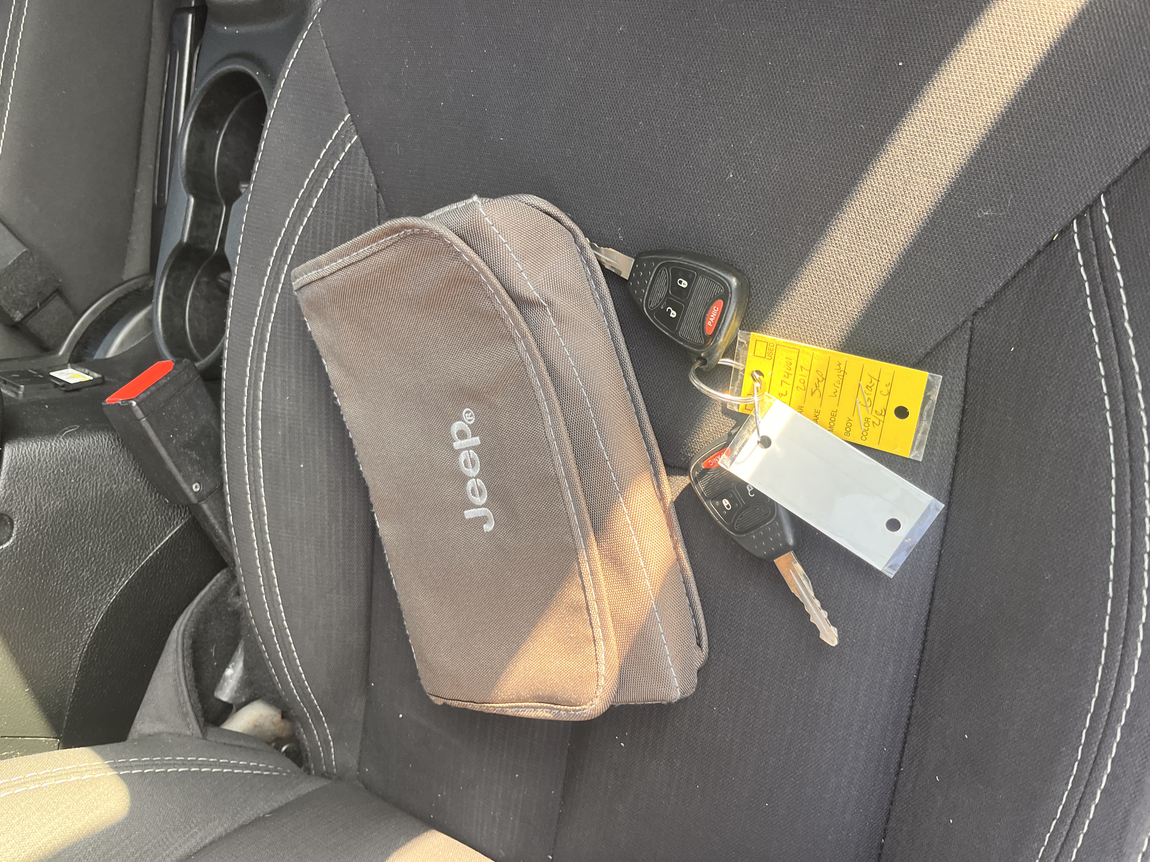 NEW ARRIVAL!!! 2017 JEEP WRANGLER UNLIMITED SAHARA!!! Clean carfax! As clean as you will find! ONLY 62,500 miles!! All the right options! Color match hard top with headliner for a quieter ride!!! Definitely won’t last at $22,900!!!