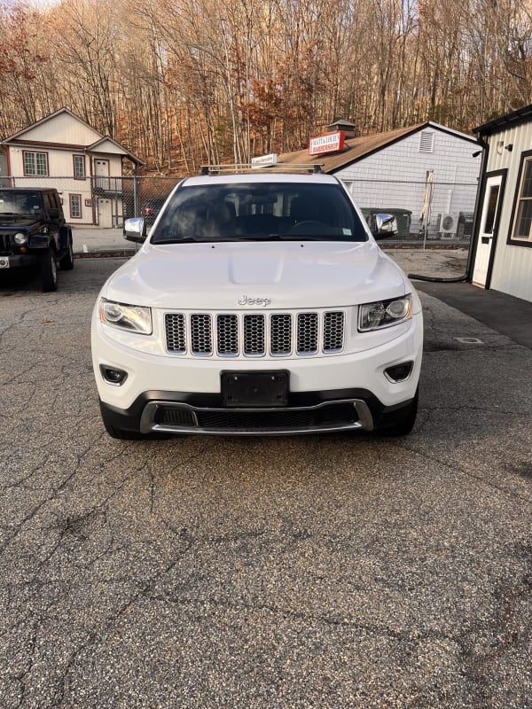 NEW ARRIVAL!!! 2014 JEEP GRAND CHEROKEE LIMITED!!! Absolutely spotless. ONLY 46k miles! Runs and drives like new. Loaded with 20” wheels, navigation, backup camera, heated front and rear seats, heated steering wheel, remote start, moonroof and much much more!! Hurry!! Won’t last at only $16,900!!