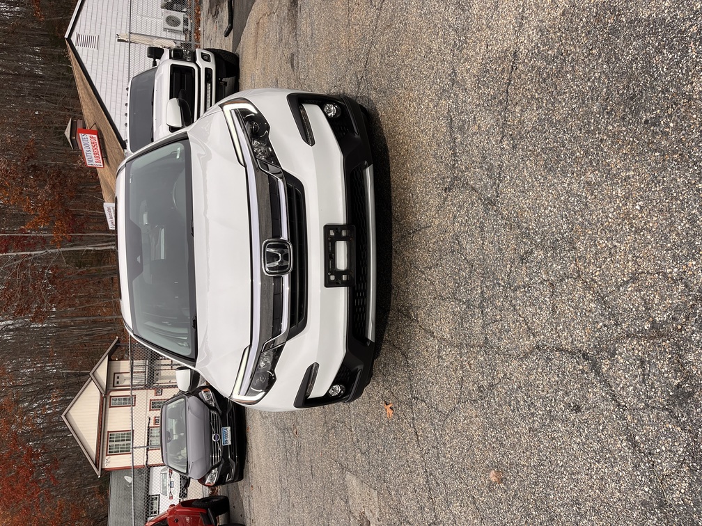 NEW ARRIVAL!! 2021 HONDA PILOT EX-L!! One owner car!! Clean carfax!! The definition of reliability!! With just under 60k miles this Pilot is not even broken in! Loaded with heated leather seats, moonroof, third row, remote start, backup camera and much much more! AWD! Priced below retail at only $26,900!! Won’t last!!