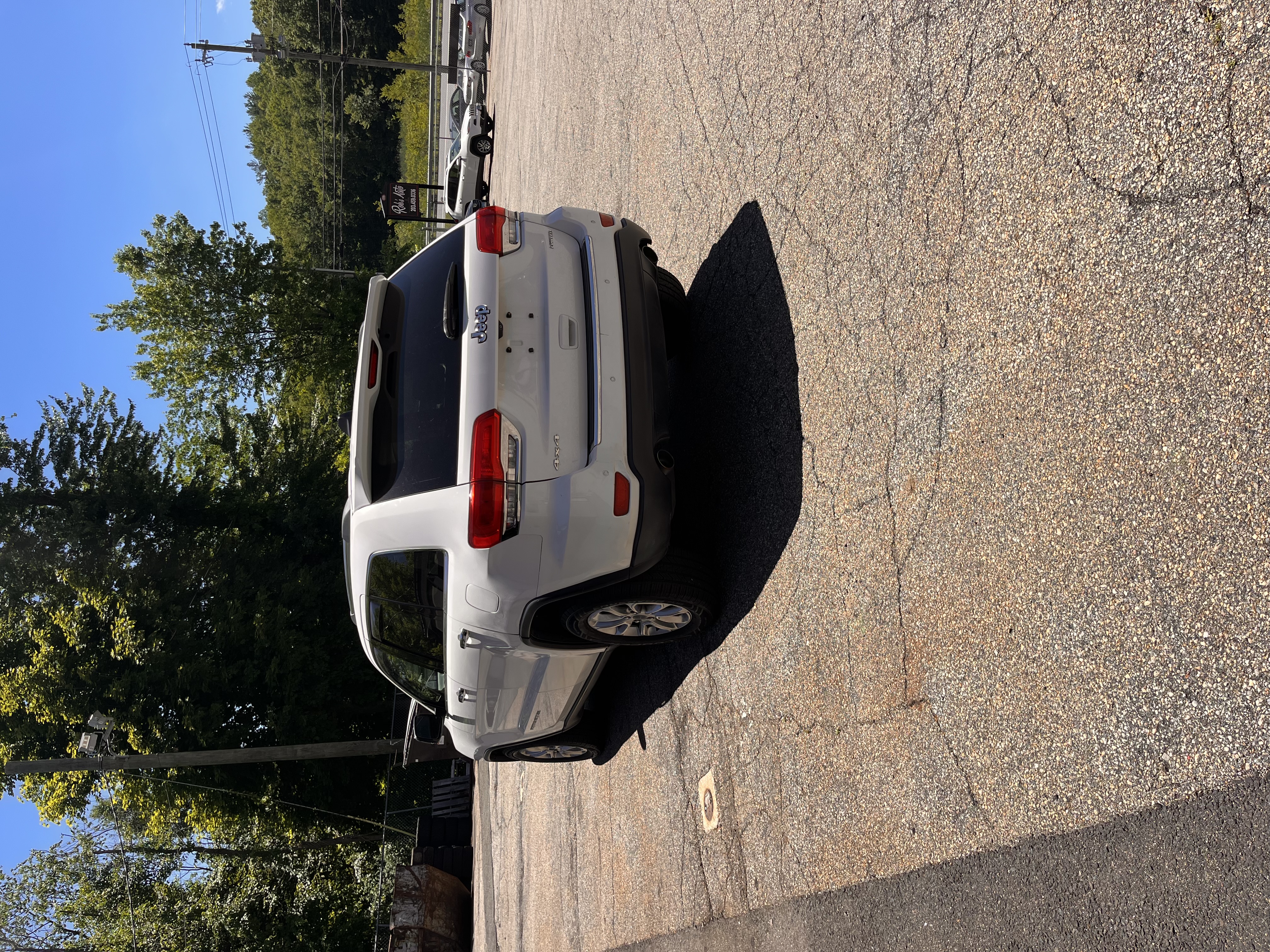 NEW ARRIVAL!!! 2014 JEEP GRAND CHEROKEE LIMITED!! Only 116k miles!! Loaded with navigation, remote start, heated front and rear seats, heated steering wheel, Bluetooth, backup camera and much much more!! Won’t last at ONLY $9,900!!!