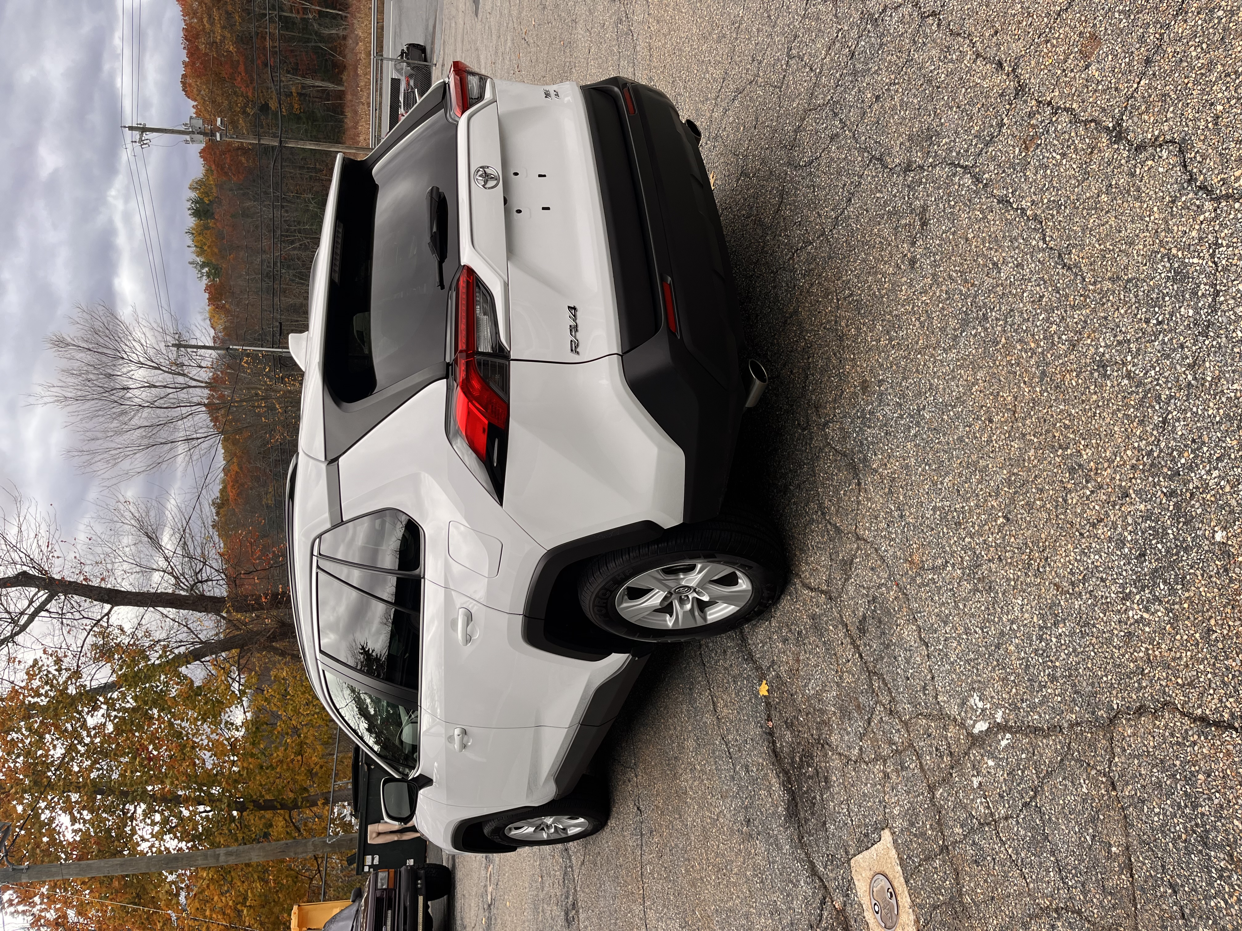 NEW ARRIVAL!!! 2019 TOYOTA RAV4 XLE!!! One owner clean carfax!! One of the most reliable cars on the road! AWD!! Convenience package! Heated seats, power hatch, moonroof, backup camera, Bluetooth and much more!! ONLY 42k miles!! Won’t last at $24,900!