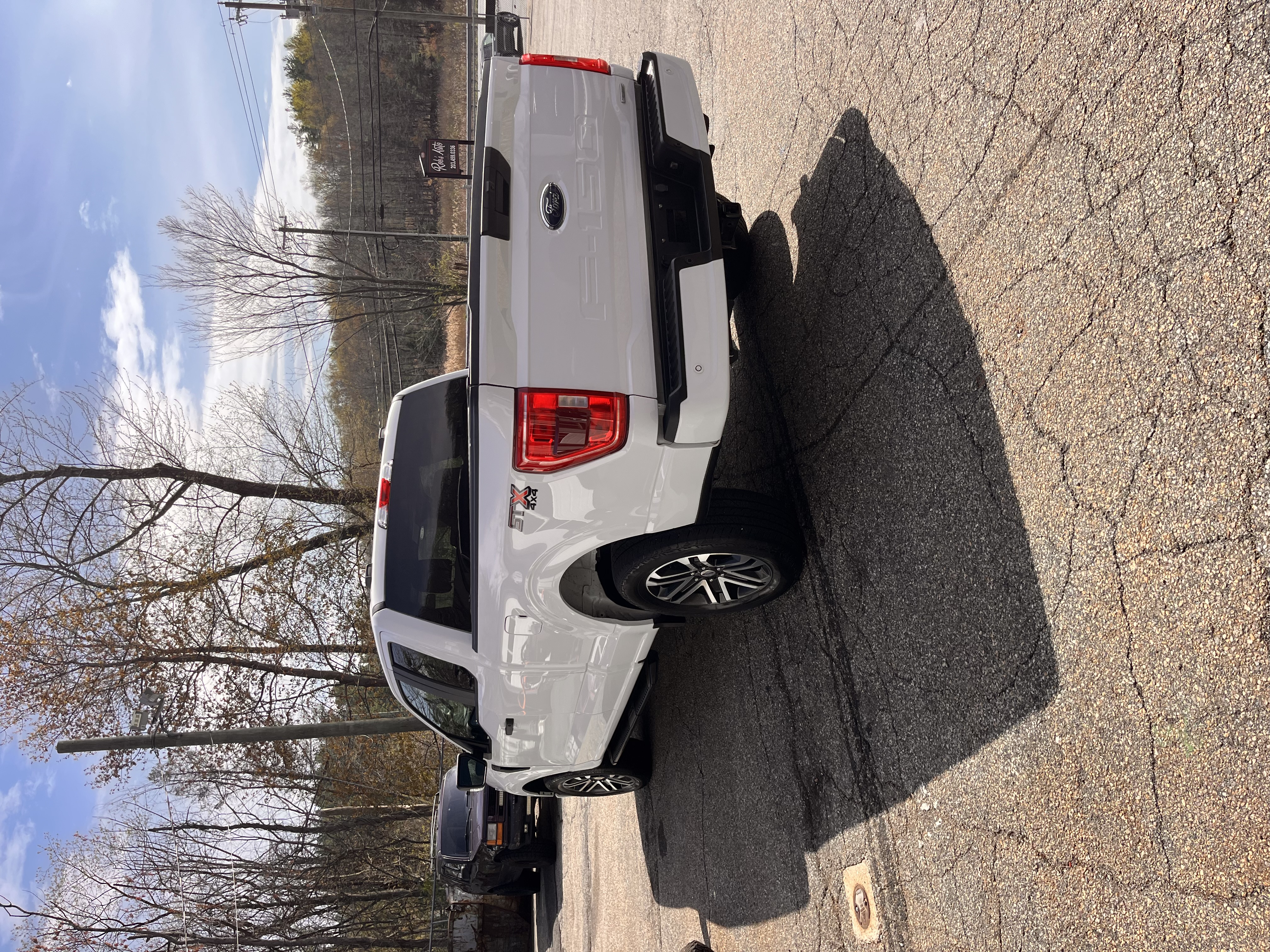 NEW ARRIVAL! 2023 FIRD F-150 XL!! One owner truck! Clean carfax!! STX APPEARANCE PACKAGE!! 20” wheels! Bluetooth, backup camera, 4x4, extended cab and much more!! Only 68k miles! Won’t last at ONLY $31,900!!!!