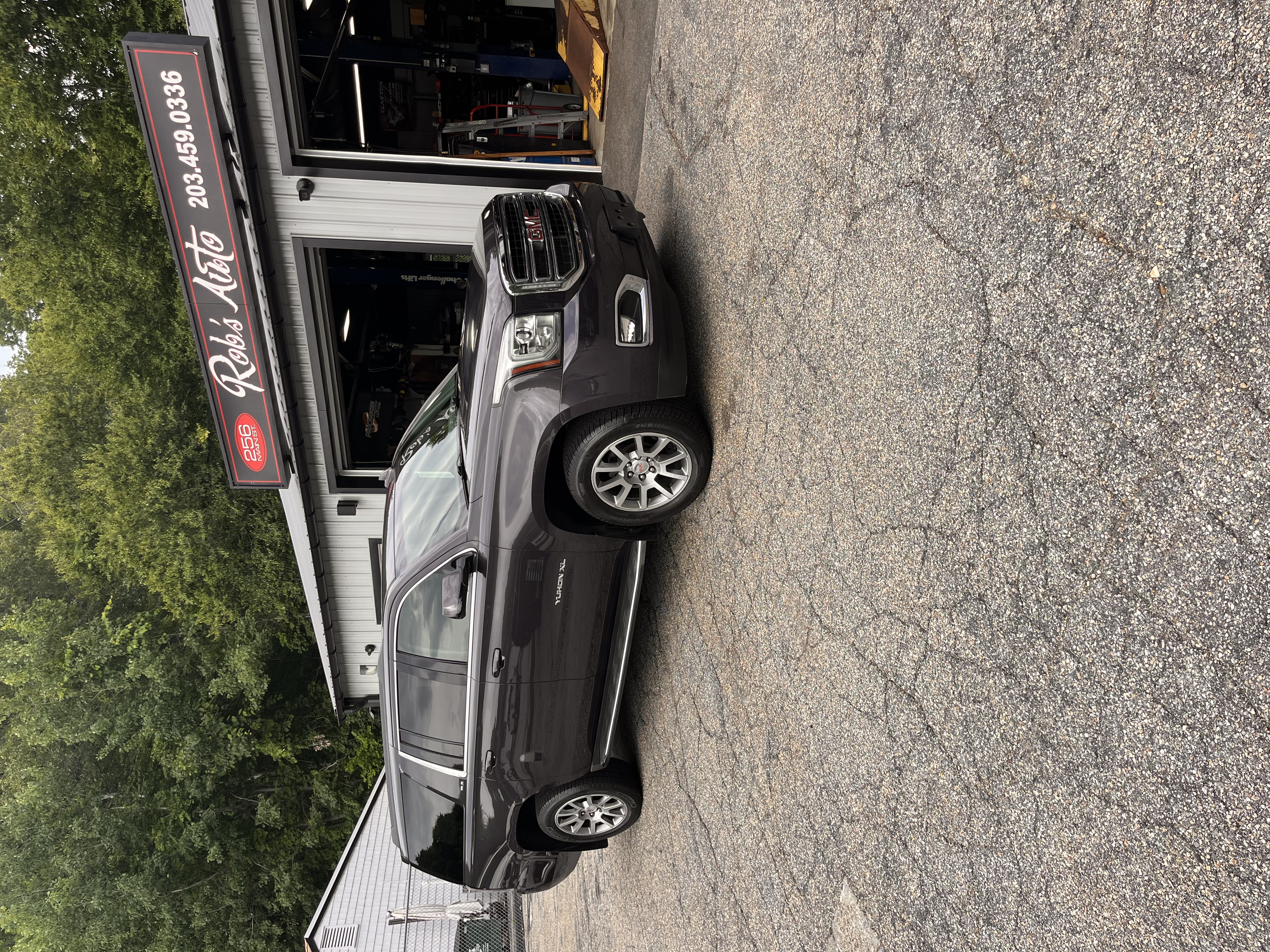 NEW ARRIVAL!!! 2015 GMC YUKON XL SLE!!! Runs and drives great!! Leather seats, third row, remote start, power lift gate, backup camera, Bluetooth and more!! ONLY 70k miles!! Priced thousands under retail! Won’t last at ONLY 19,900!!!