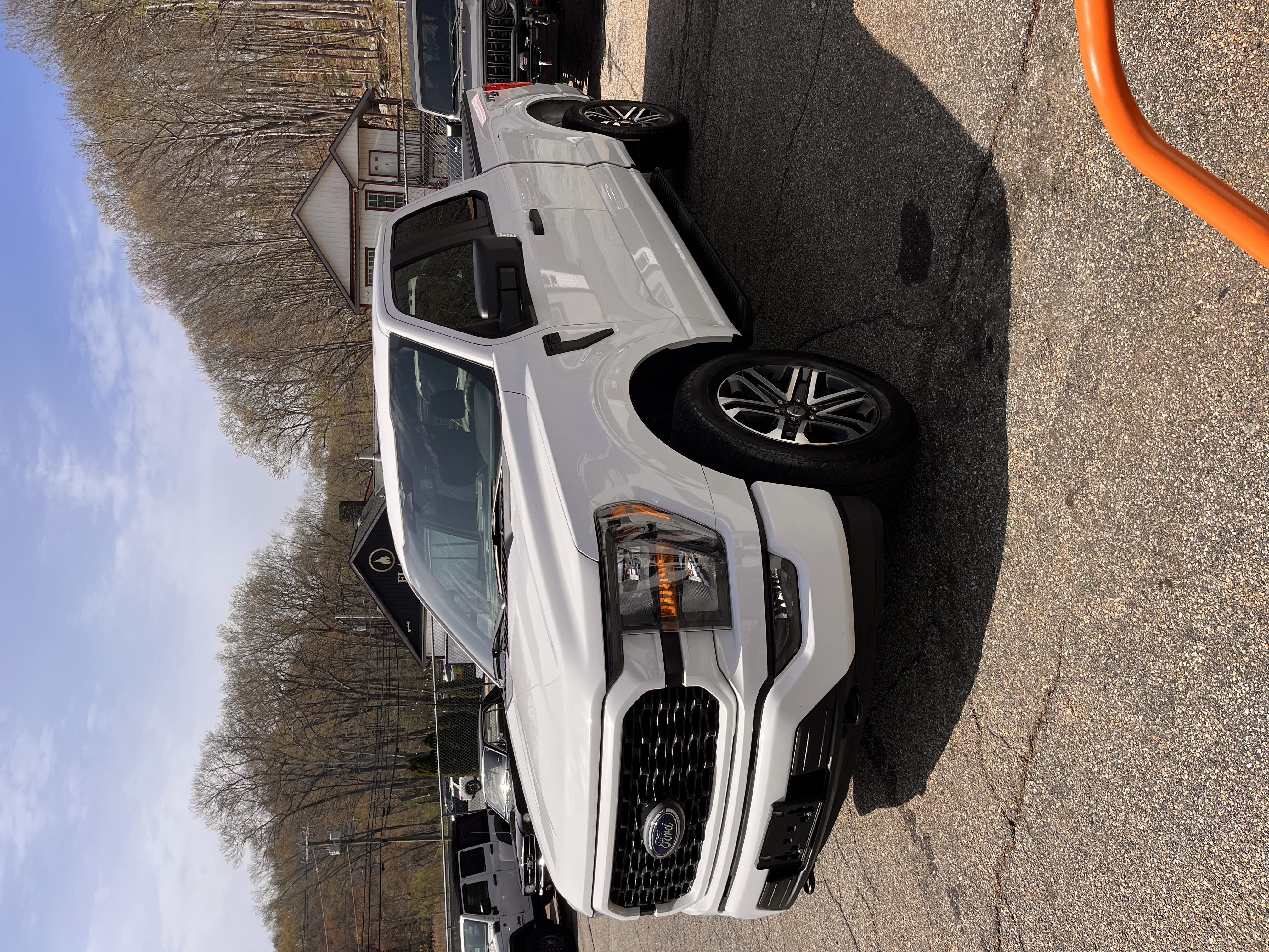NEW ARRIVAL! 2023 FIRD F-150 XL!! One owner truck! Clean carfax!! STX APPEARANCE PACKAGE!! 20” wheels! Bluetooth, backup camera, 4x4, extended cab and much more!! Only 68k miles! Won’t last at ONLY $31,900!!!!