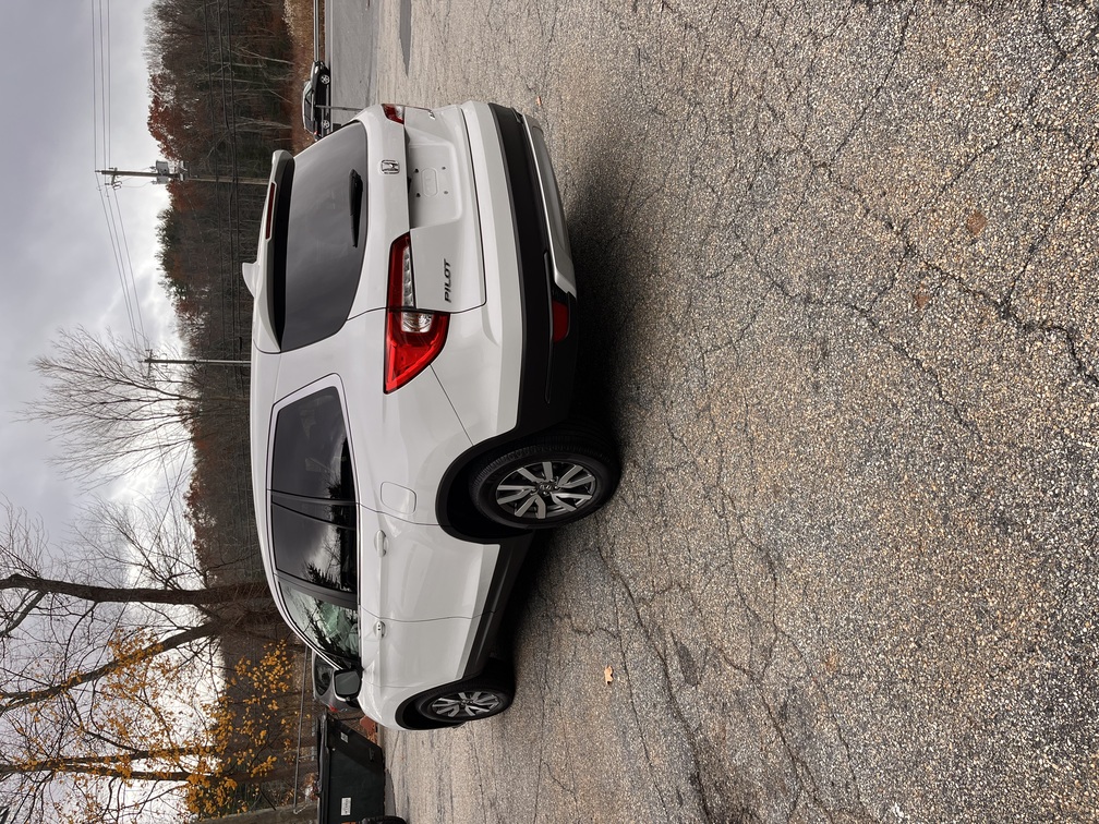 NEW ARRIVAL!! 2021 HONDA PILOT EX-L!! One owner car!! Clean carfax!! The definition of reliability!! With just under 60k miles this Pilot is not even broken in! Loaded with heated leather seats, moonroof, third row, remote start, backup camera and much much more! AWD! Priced below retail at only $26,900!! Won’t last!!